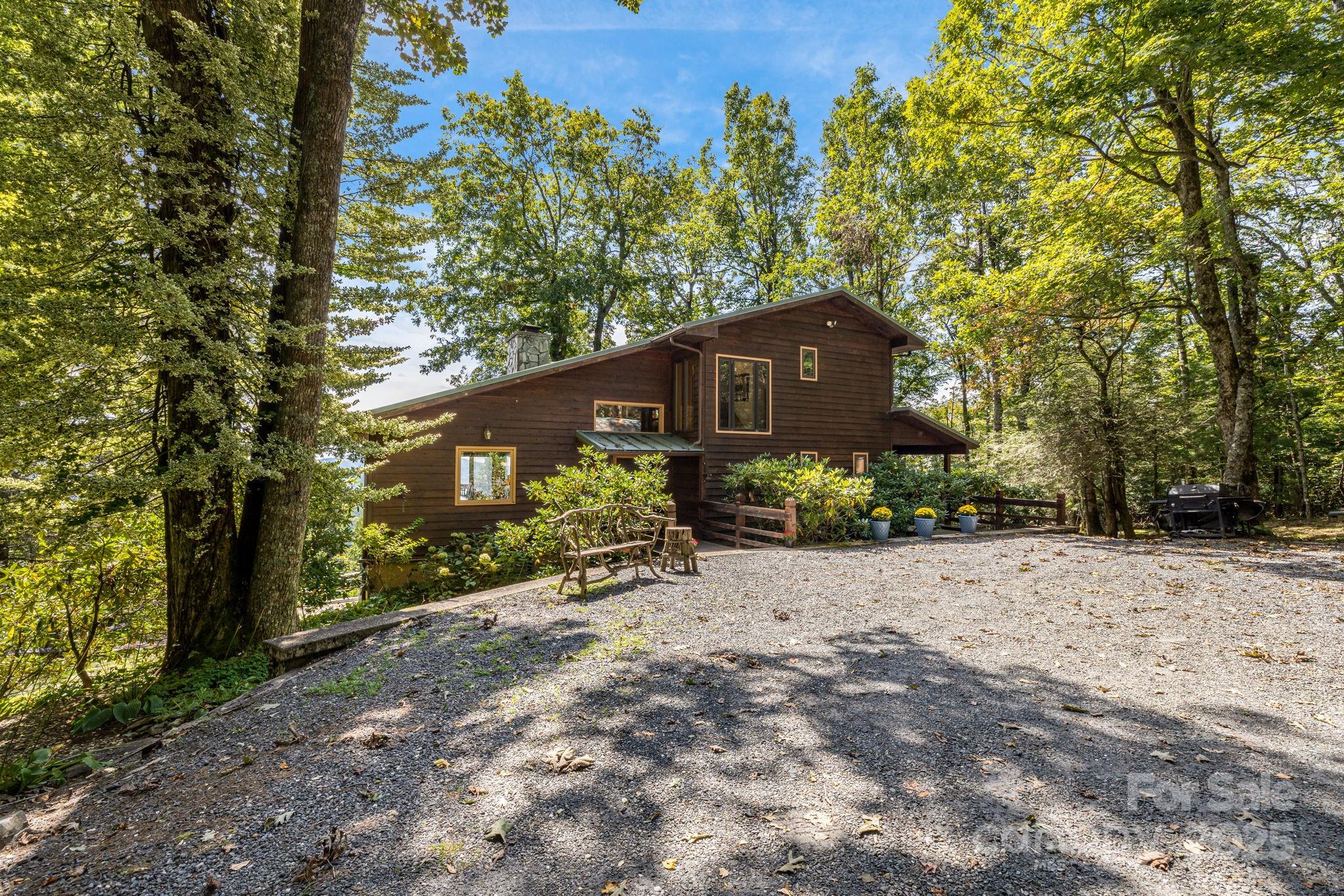 Little Switzerland, North Carolina, 28752, United States, 3 Bedrooms Bedrooms, ,3 BathroomsBathrooms,Residential,For Sale,1949808
