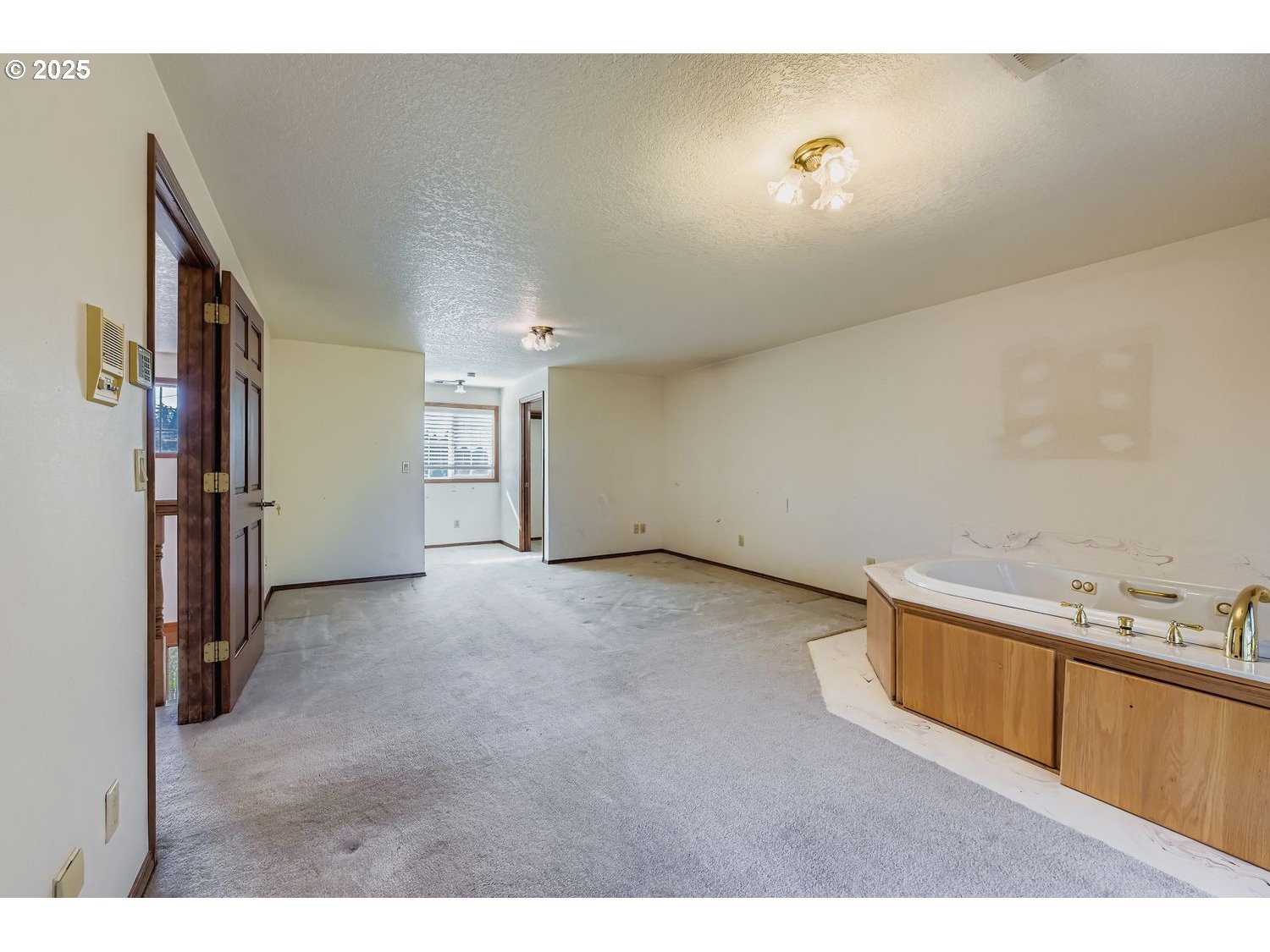 Oregoncity, Oregon, 97045, United States, 4 Bedrooms Bedrooms, ,3 BathroomsBathrooms,Residential,For Sale,1982057