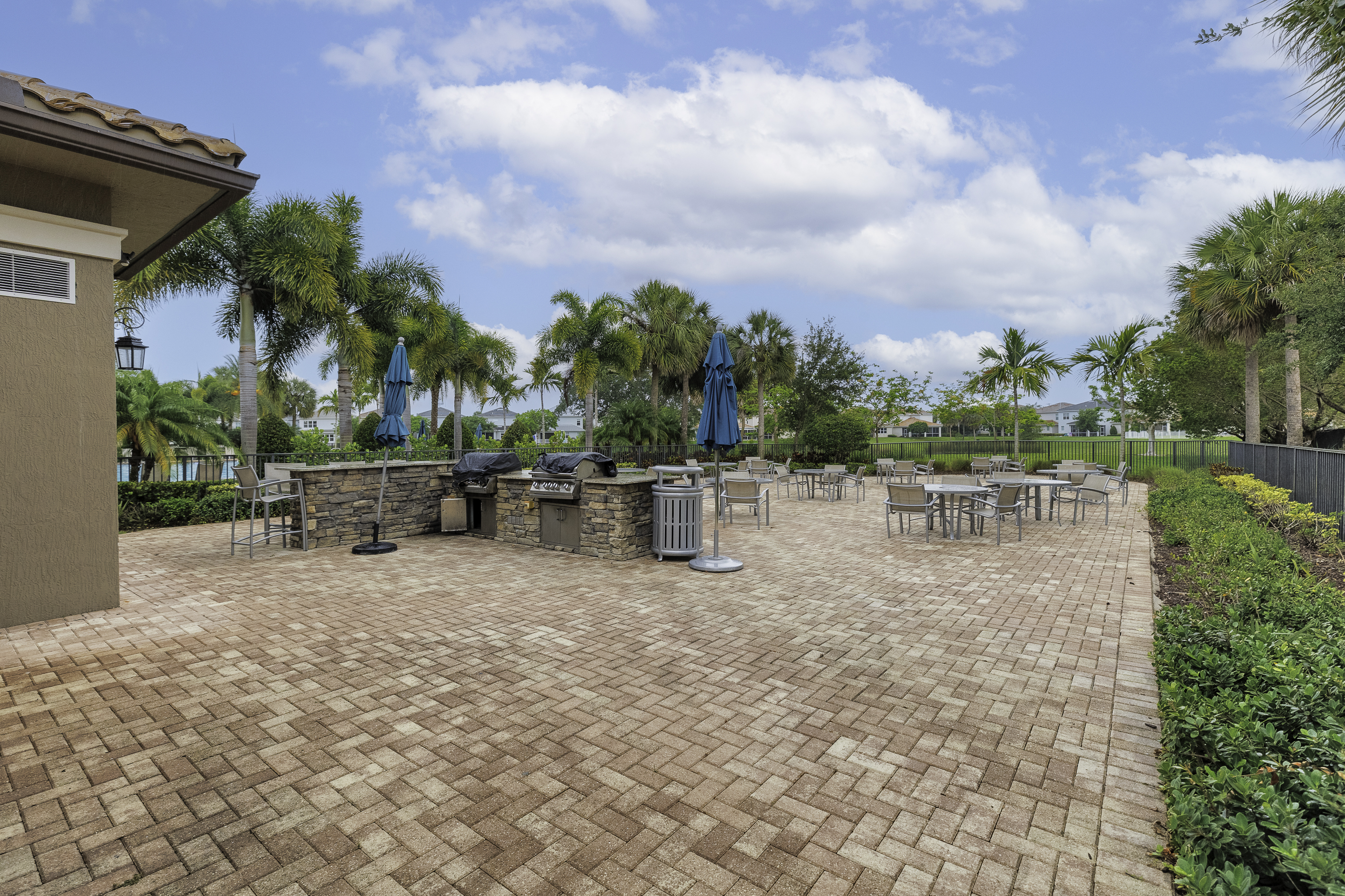  4200 Hillcrest Dr, Hollywood, FL, 33021 - 物件實景