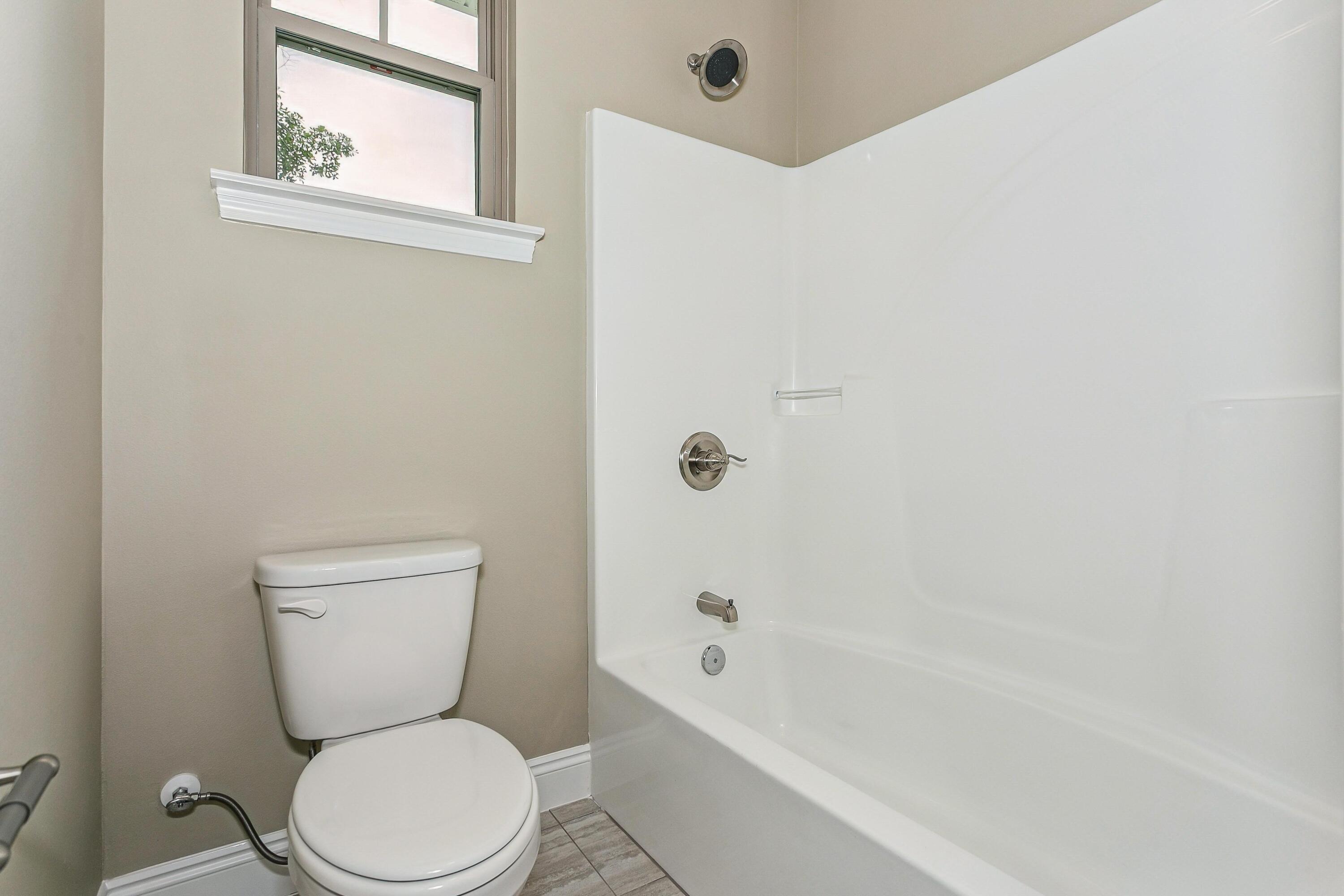 Crestview, Florida, 32536, United States, 4 Bedrooms Bedrooms, ,3 BathroomsBathrooms,Residential,For Sale,1924618