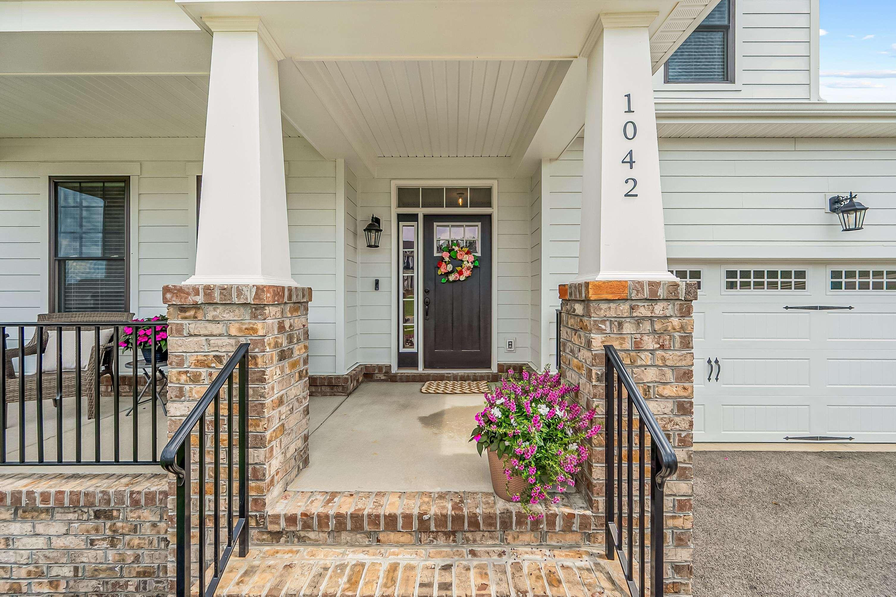 Christiansburg, Virginia, 24073, United States, 4 Bedrooms Bedrooms, ,5 BathroomsBathrooms,Residential,For Sale,1903895