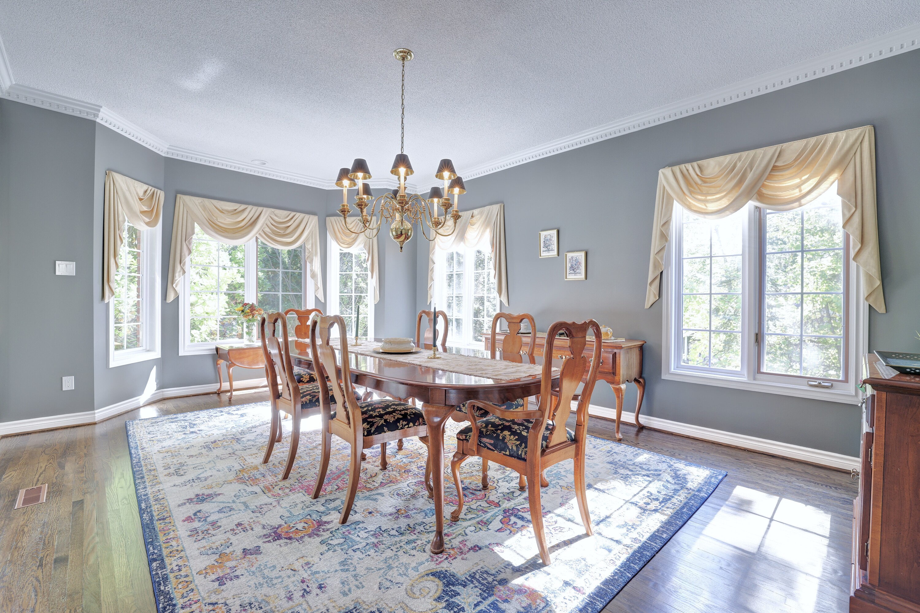  Lorne Park Executive Home - 物件實景