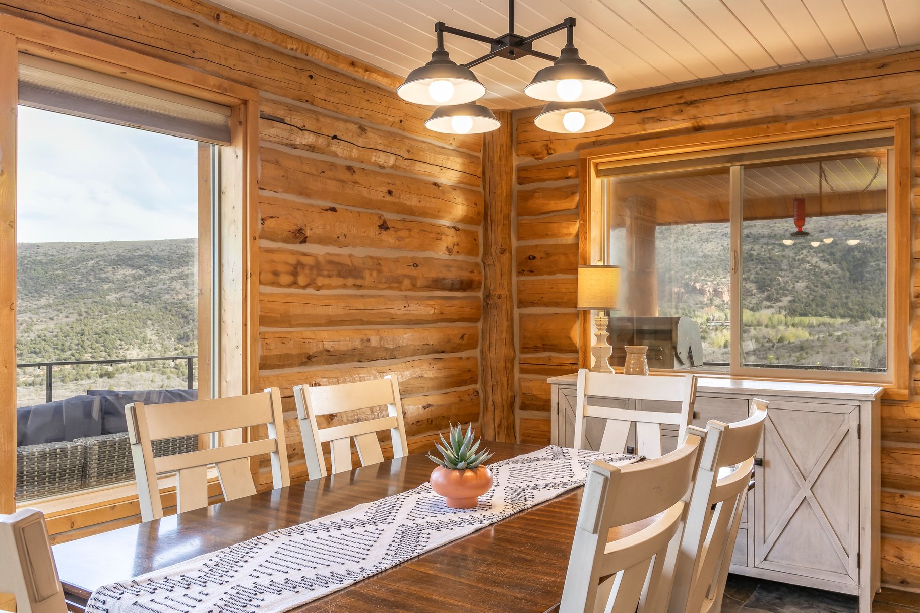  Modernized Timberlakes Cabin Home - 物件實景