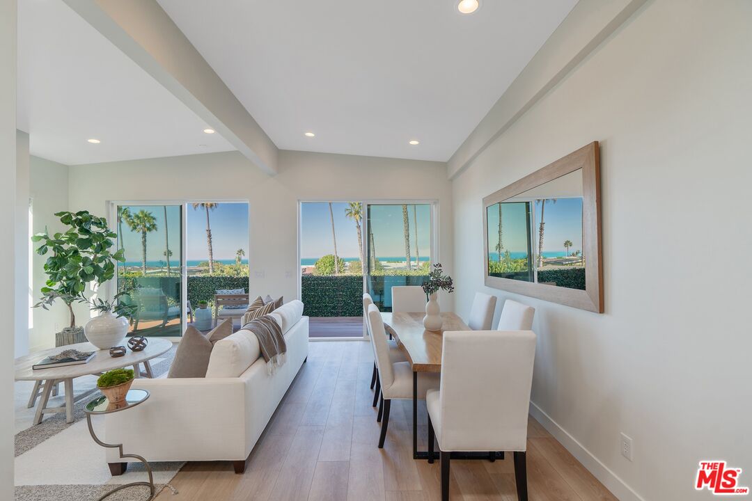 Malibu, California, 90265, United States, 4 Bedrooms Bedrooms, ,3 BathroomsBathrooms,Residential,For Sale,1907056