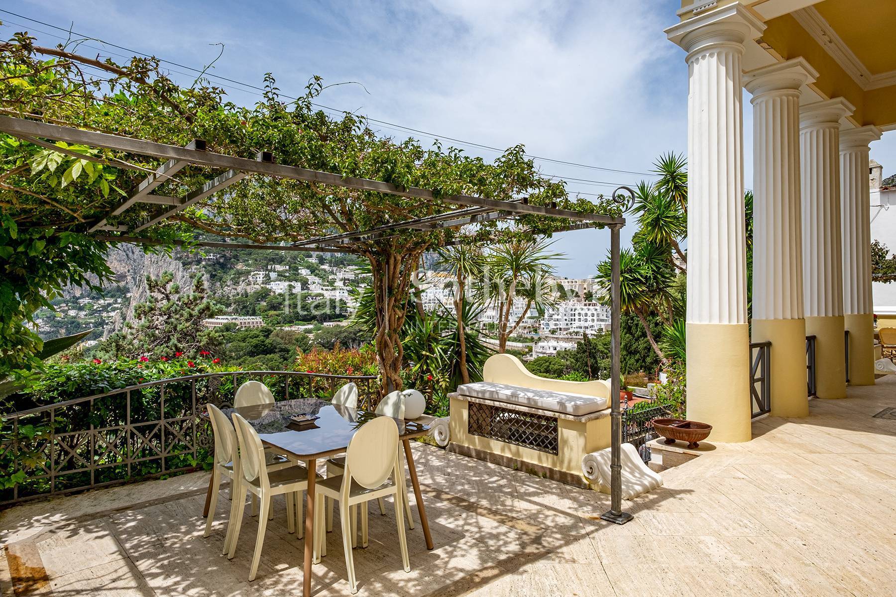  Neoclassical villa with a breath taking view - 物件實景
