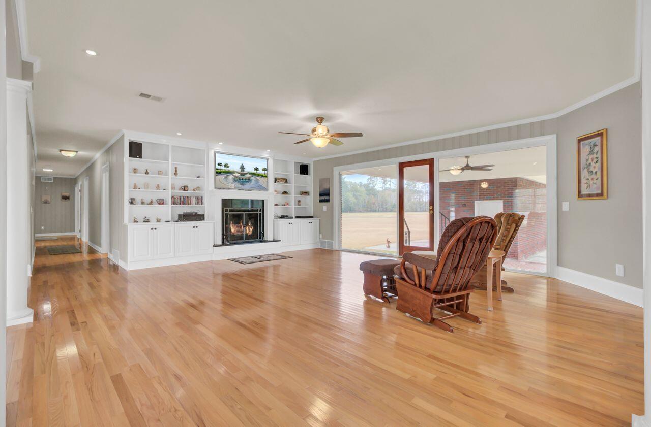 388 Main Street E, Harleyville, South Carolina, 29448, United States, 4 Bedrooms Bedrooms, ,2 BathroomsBathrooms,Residential,For Sale,388 Main Street E,1668462