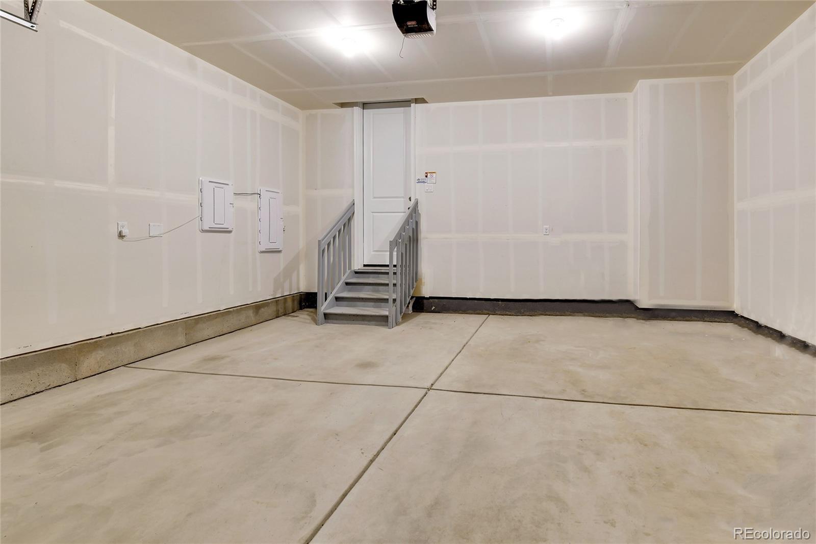 Littleton, Colorado, 80125, United States, 3 Bedrooms Bedrooms, ,3 BathroomsBathrooms,Residential,For Sale,1891675