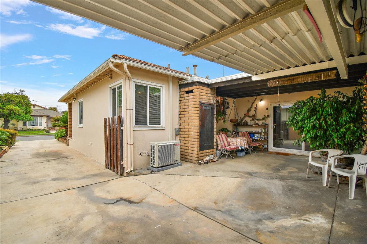Lakewood, California, 90713, United States, 3 Bedrooms Bedrooms, ,1 BathroomBathrooms,Residential,For Sale,1927996