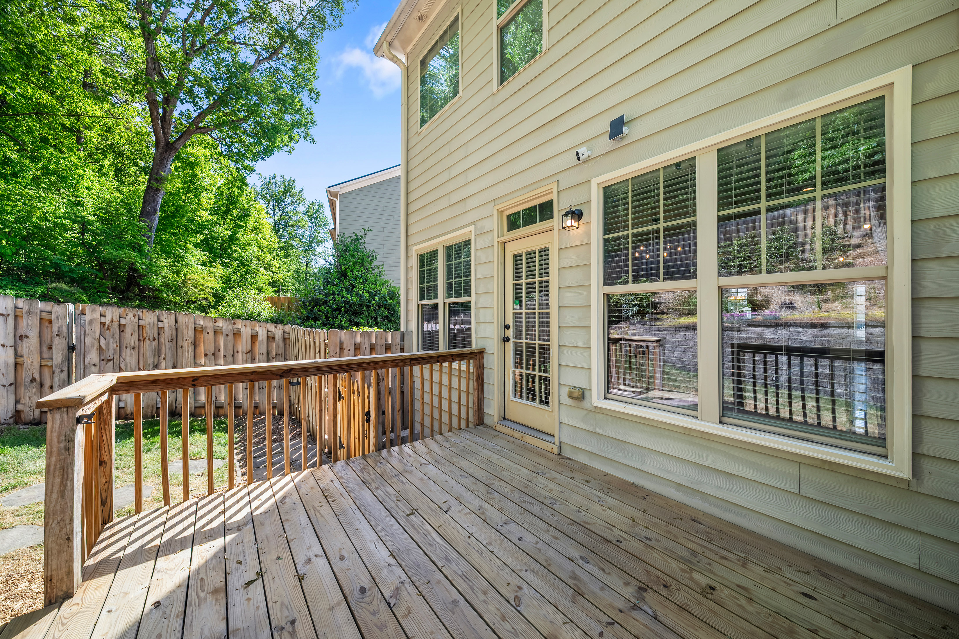  Beautifully Appointed End-Unit Townhome - 物件實景