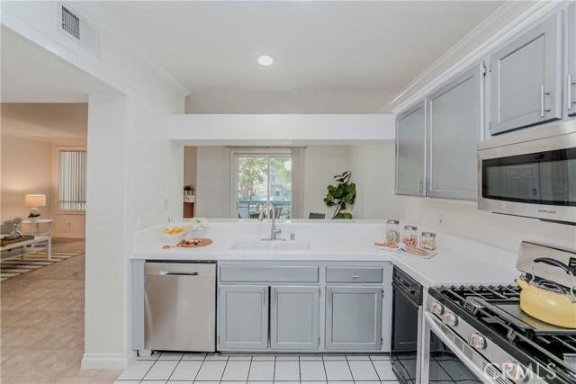 San Pedro, California, 90732, United States, 2 Bedrooms Bedrooms, ,3 BathroomsBathrooms,Residential,For Sale,1974009