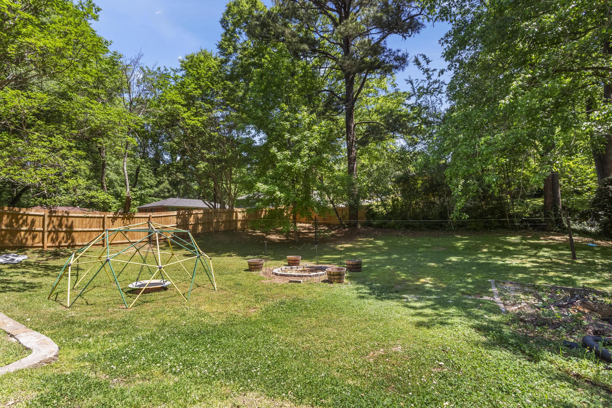  Thoughtfully Designed, Fully Renovated Home - 物件實景