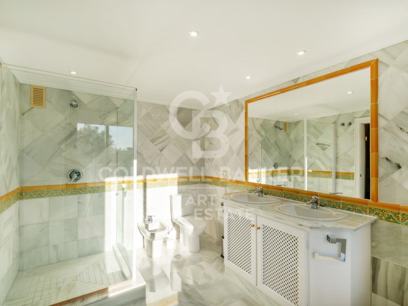 Benahavís, Andalusia, ES, 3 Bedrooms Bedrooms, ,3 BathroomsBathrooms,Residential,For Sale,1804707
