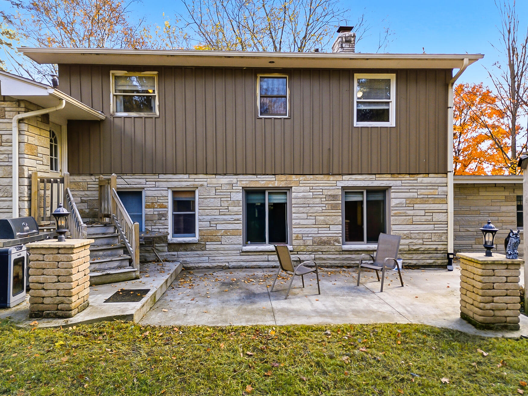 Jefferson, Wisconsin, 53549, United States, 4 Bedrooms Bedrooms, ,2 BathroomsBathrooms,Residential,For Sale,1973075