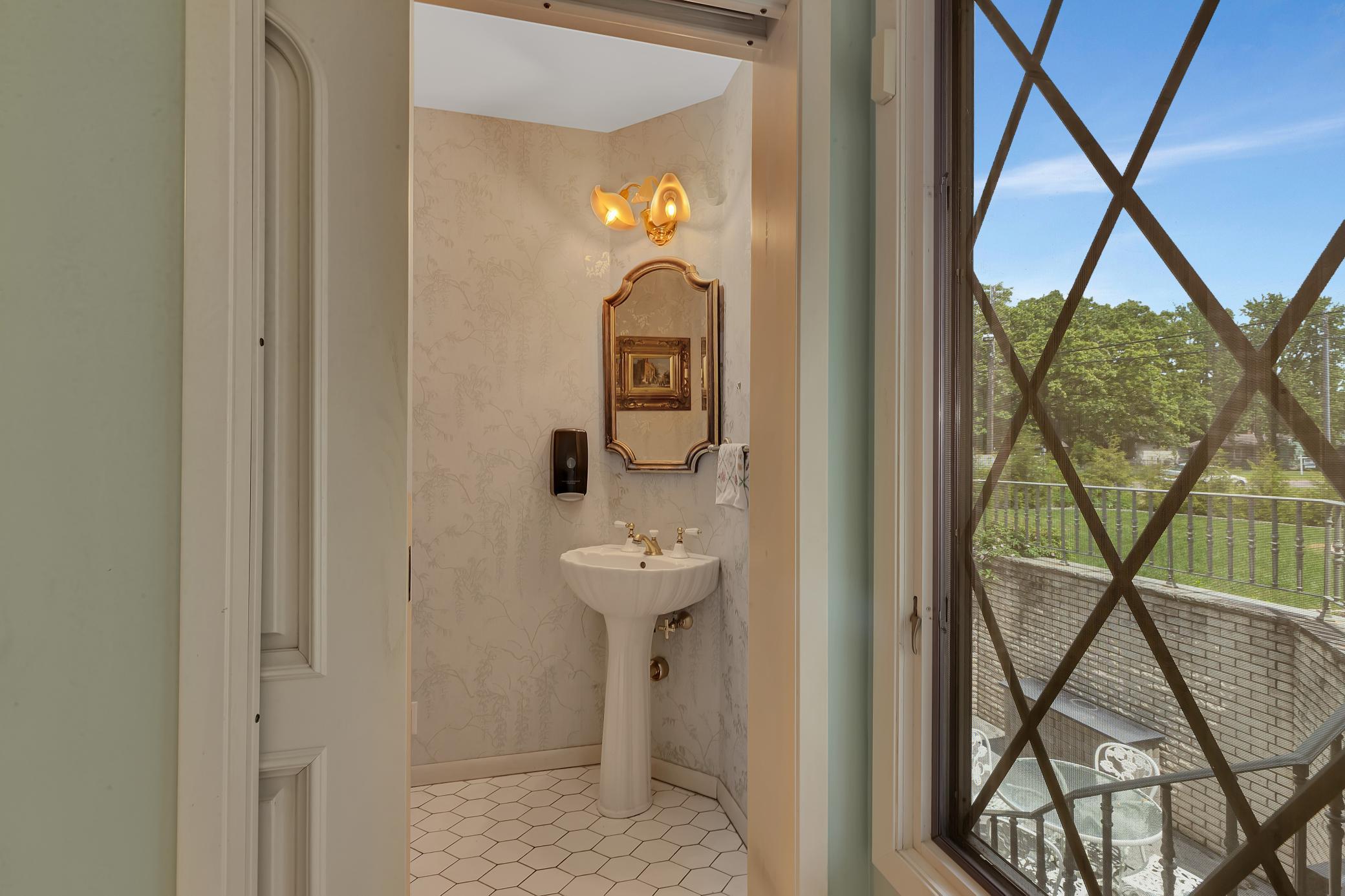 Saint Cloud, Minnesota, 56304, United States, 4 Bedrooms Bedrooms, ,4 BathroomsBathrooms,Residential,For Sale,1836908