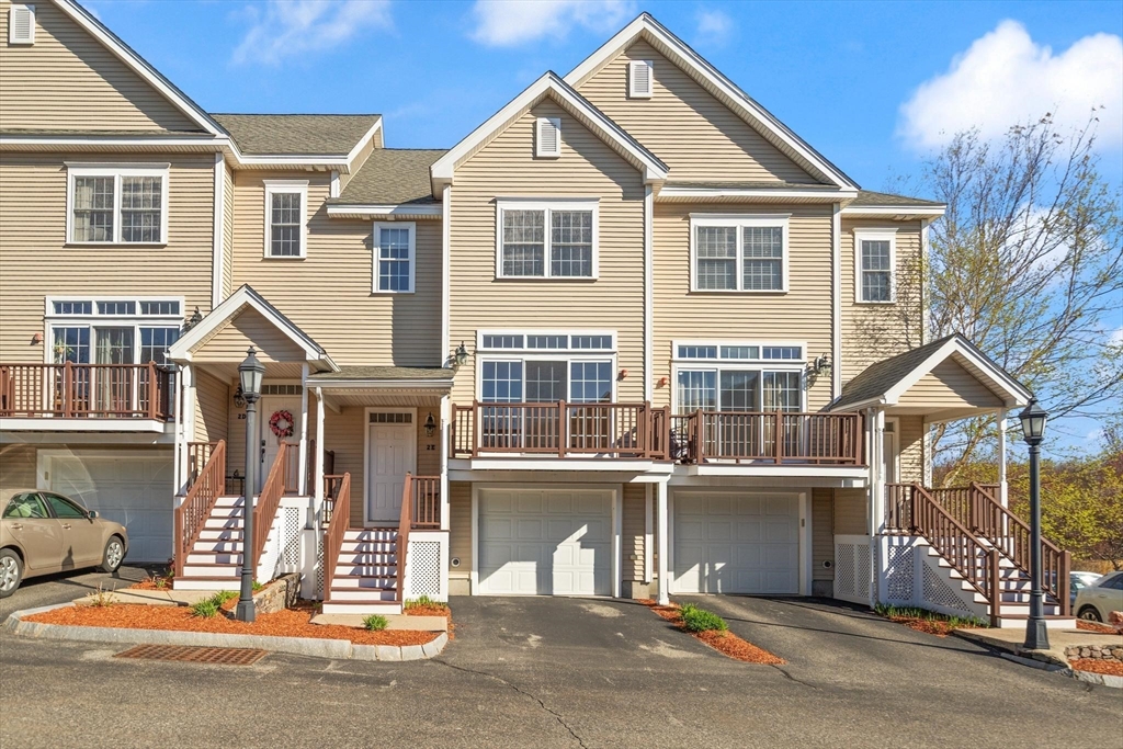 Saugus, Massachusetts, 01906, United States, 2 Bedrooms Bedrooms, ,3 BathroomsBathrooms,Residential,For Sale,2039895