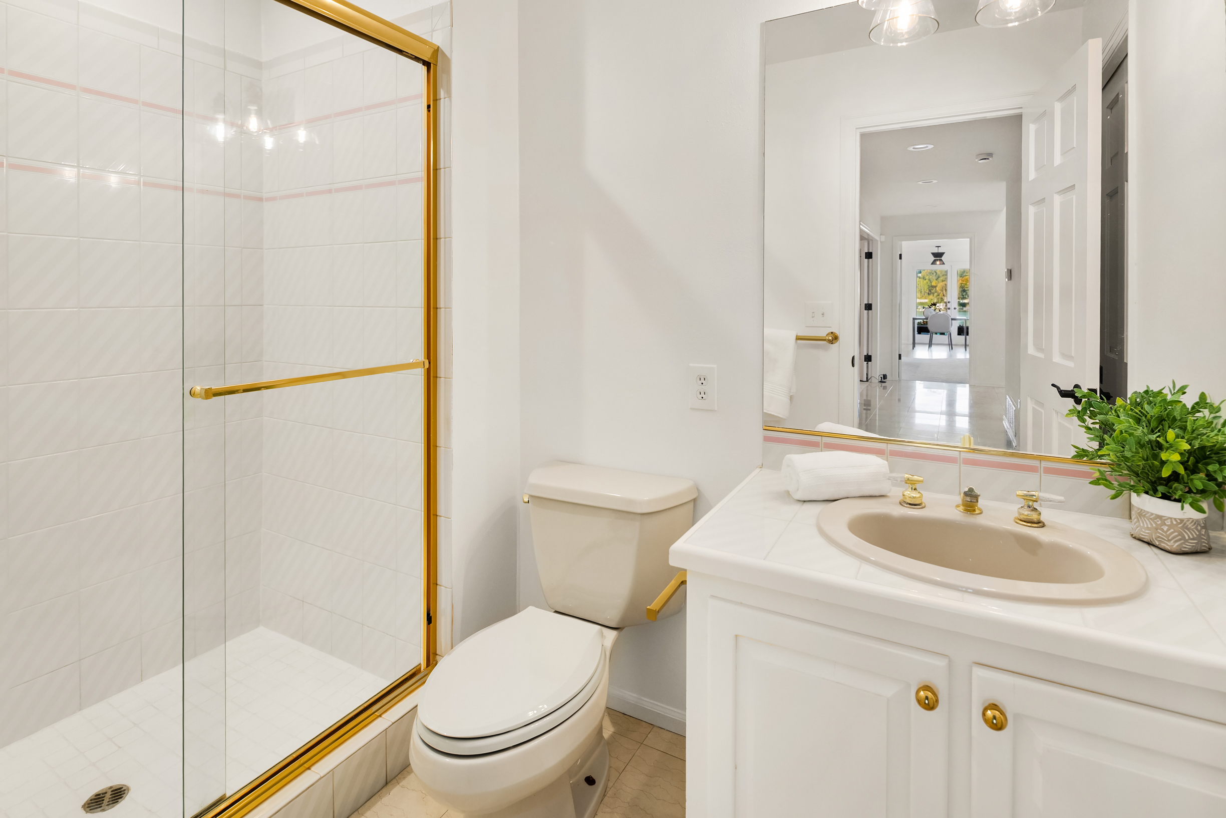  7020 96th Avenue Southeast, Mercer Island, WA 98040 - 物件實景