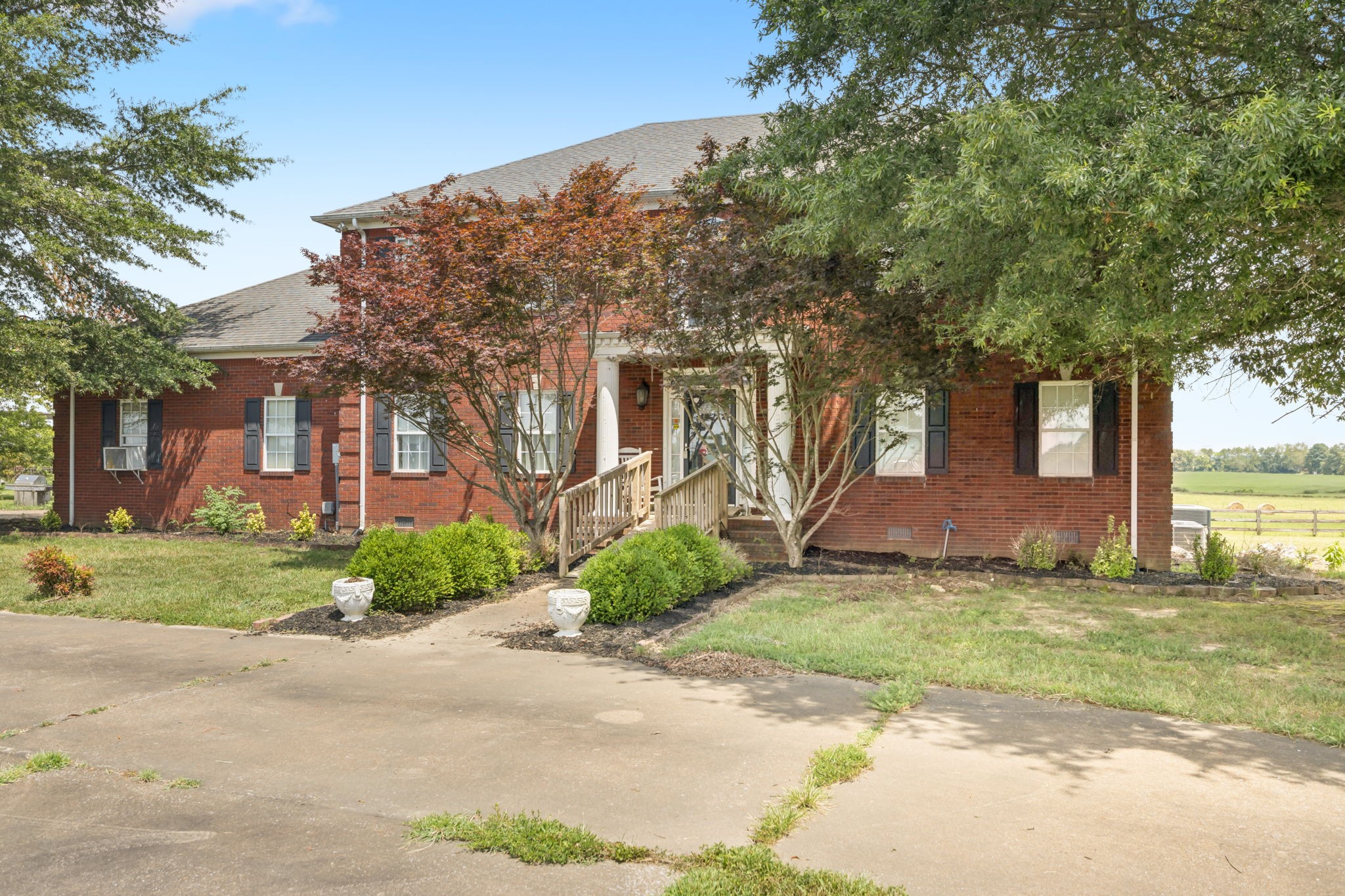 Lawrenceburg, Tennessee, 38464, United States, 5 Bedrooms Bedrooms, ,4 BathroomsBathrooms,Residential,For Sale,1918040