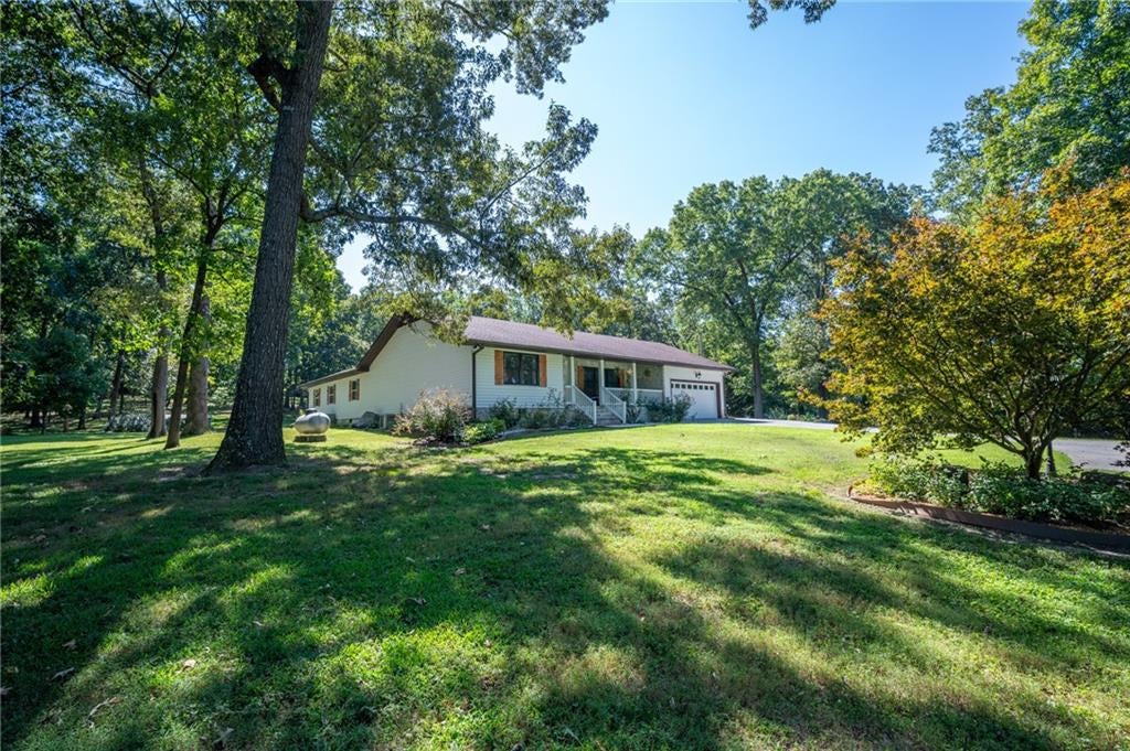 Calhoun, Georgia, 30701, United States, 3 Bedrooms Bedrooms, ,3 BathroomsBathrooms,Residential,For Sale,1980675