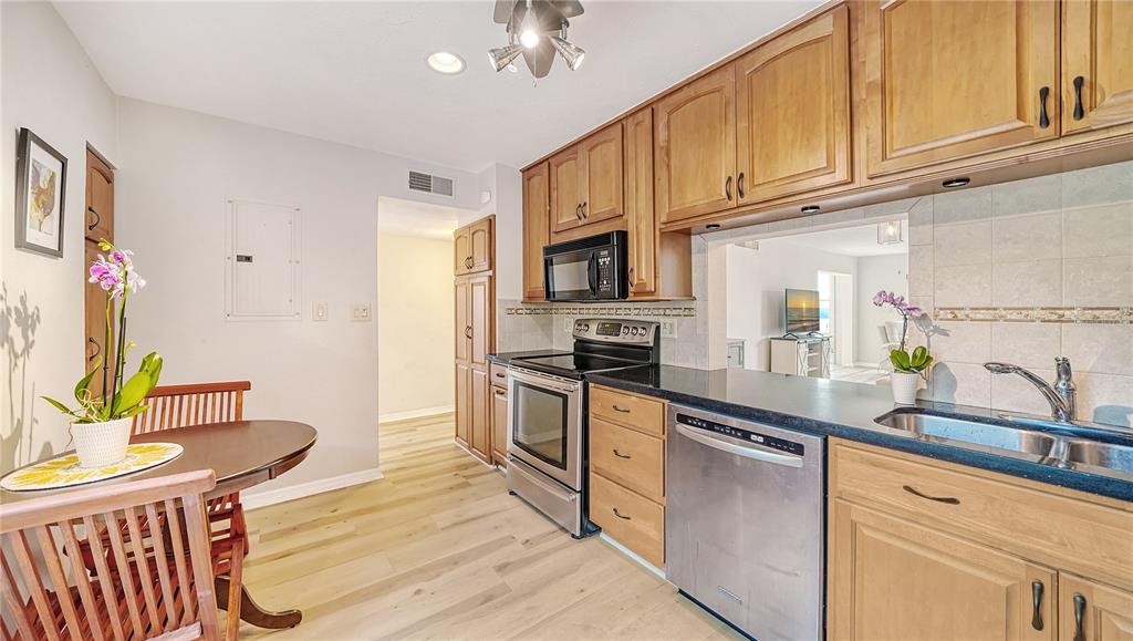 Longboat Key, Florida, 34228, United States, 2 Bedrooms Bedrooms, ,2 BathroomsBathrooms,Residential,For Sale,1992872