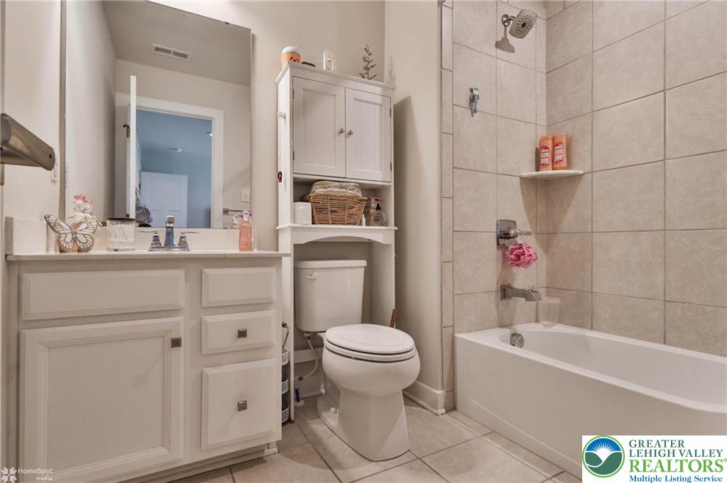 Bethlehem Twp, Pennsylvania, 18020, United States, 4 Bedrooms Bedrooms, ,4 BathroomsBathrooms,Residential,For Sale,1906832