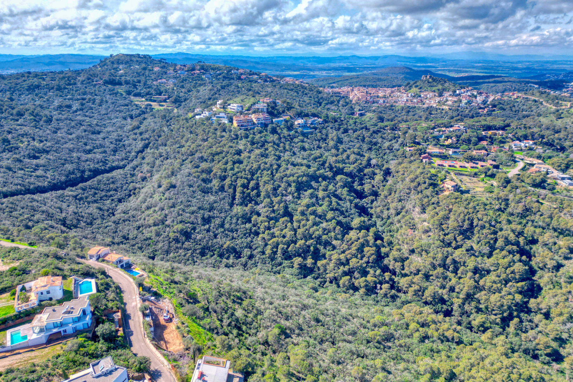  Large building plot, divisible into three plots with views. - 物件實景