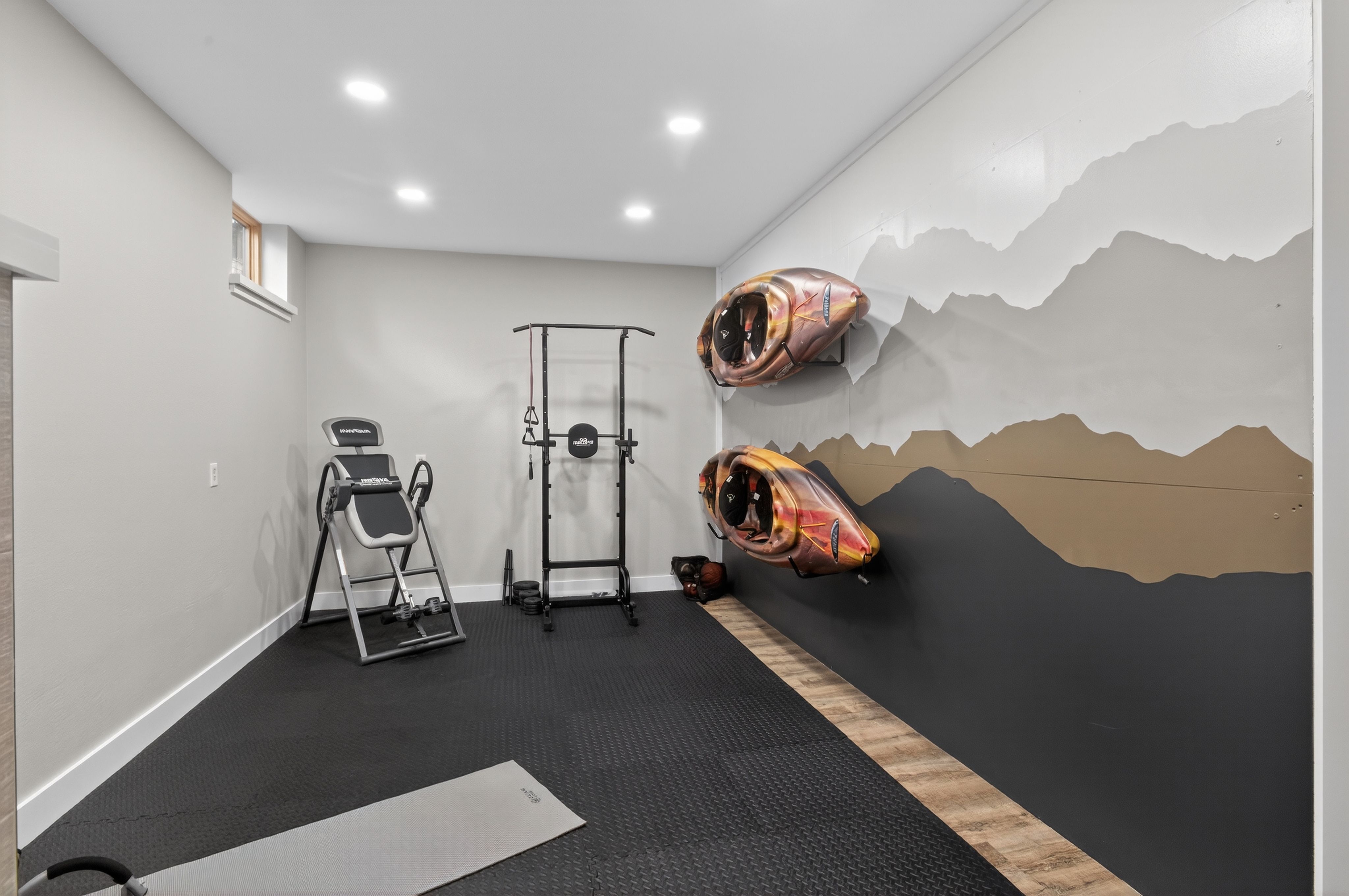  Thoughtfully Updated Throughout - 物件實景