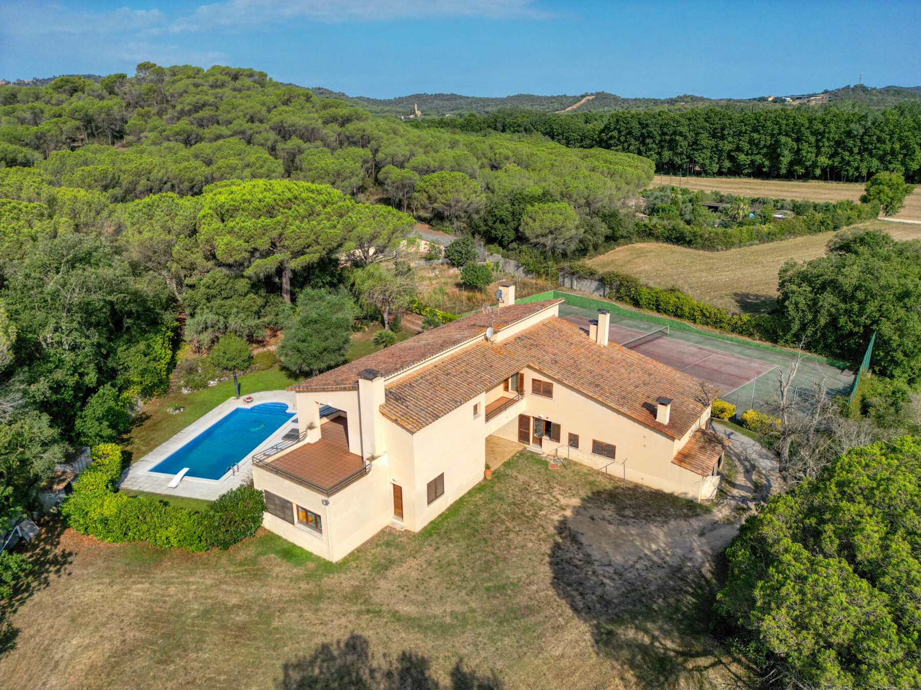  Beautiful villa in ideal location, surrounded by nature, in Solius - 物件實景