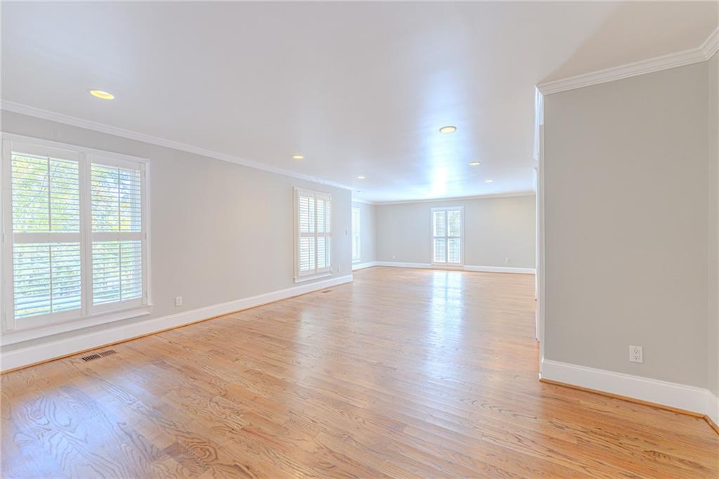 Atlanta, Georgia, 30350, United States, 5 Bedrooms Bedrooms, ,5 BathroomsBathrooms,Residential,For Sale,1987356