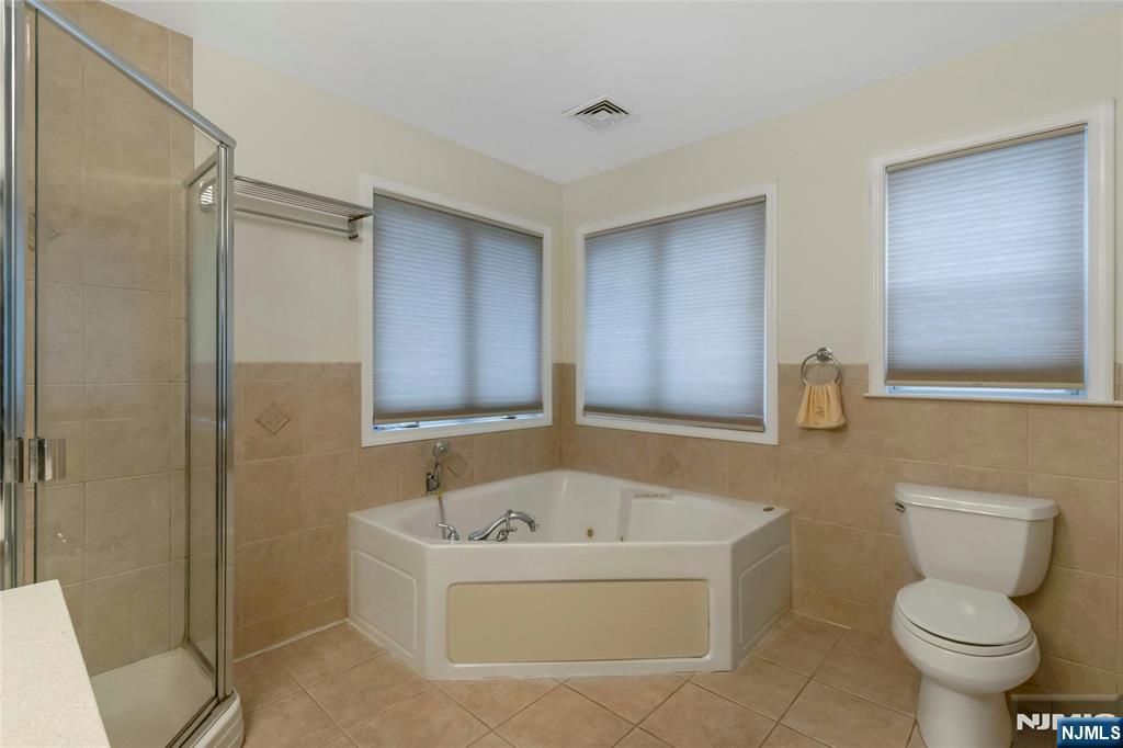 Emerson, New Jersey, 07630, United States, 4 Bedrooms Bedrooms, ,3 BathroomsBathrooms,Residential,For Sale,1991128