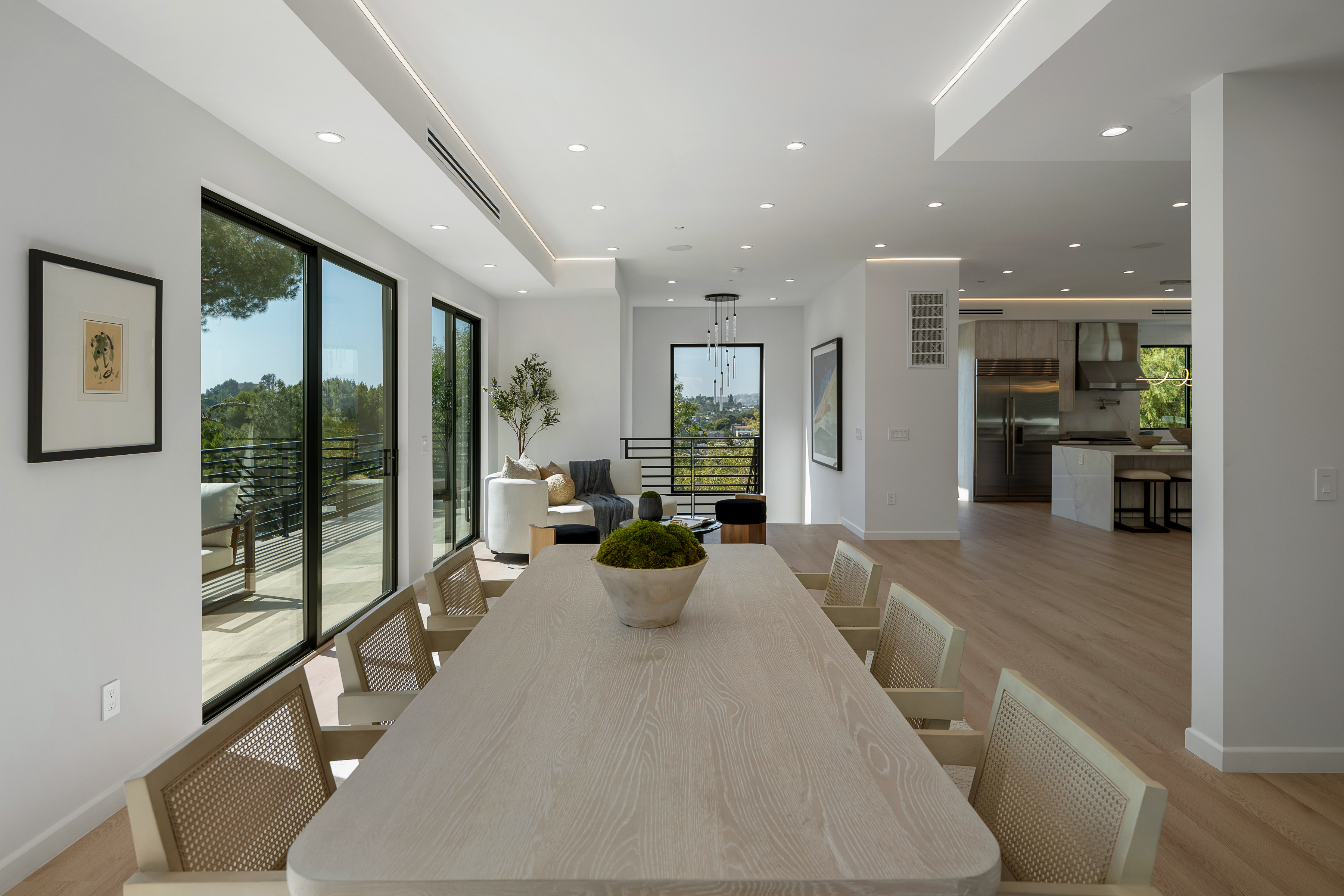  2119 Ewing St - 物件實景