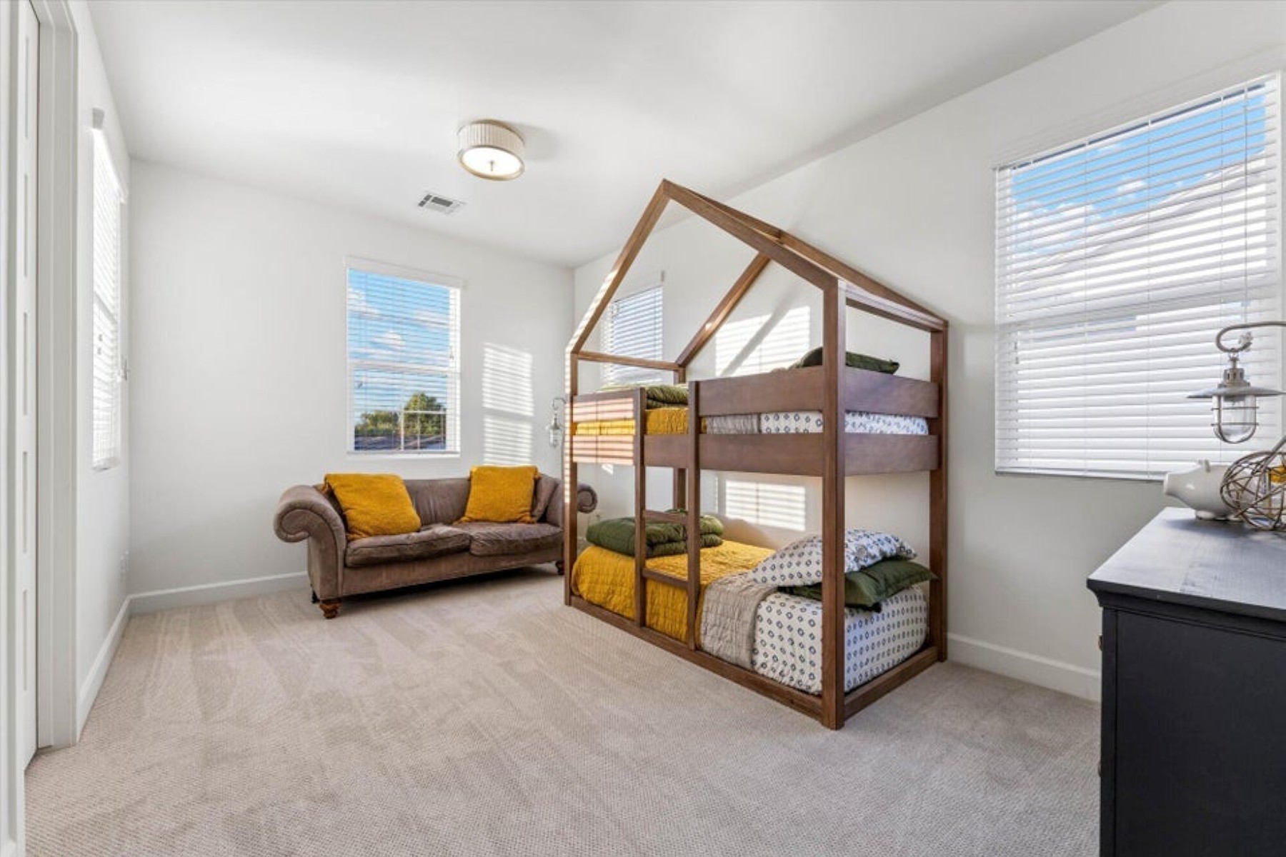  3829 E Crittenden Lane, Phoenix, AZ 85018 - 物件實景