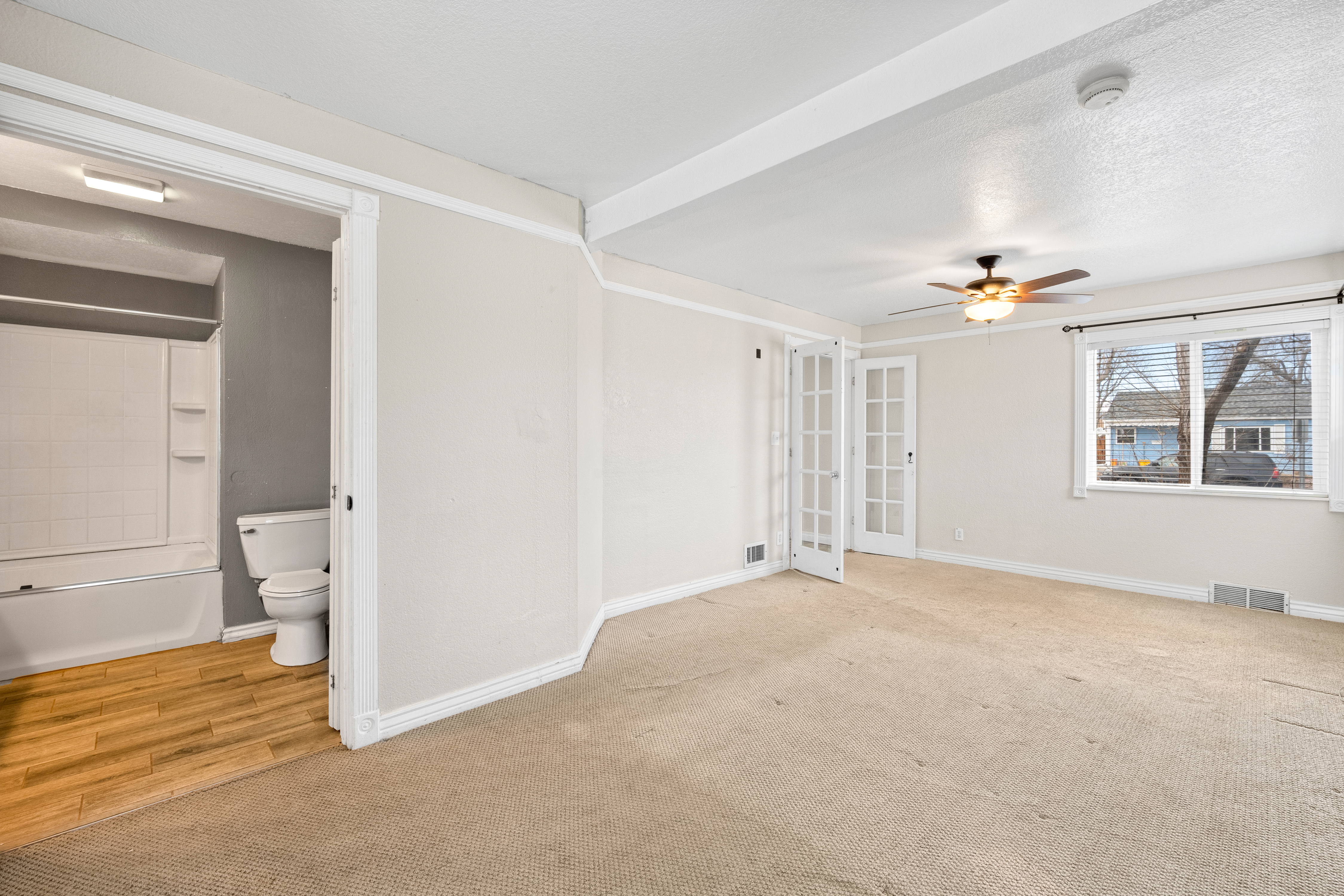  5 Bedroom Home Just Steps From Huston Lake Park - 物件實景