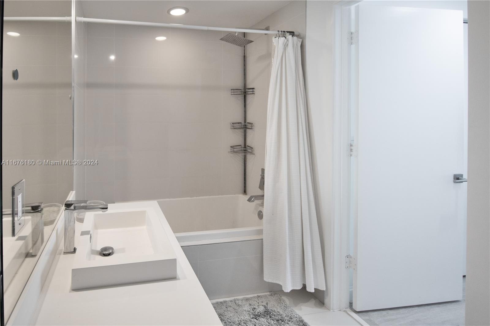 55 SW 9th St Unit 3810, Miami, Florida, 33130, United States, 1 Bedroom Bedrooms, ,2 BathroomsBathrooms,Residential,For Sale,55 SW 9th St Unit 3810,1642010