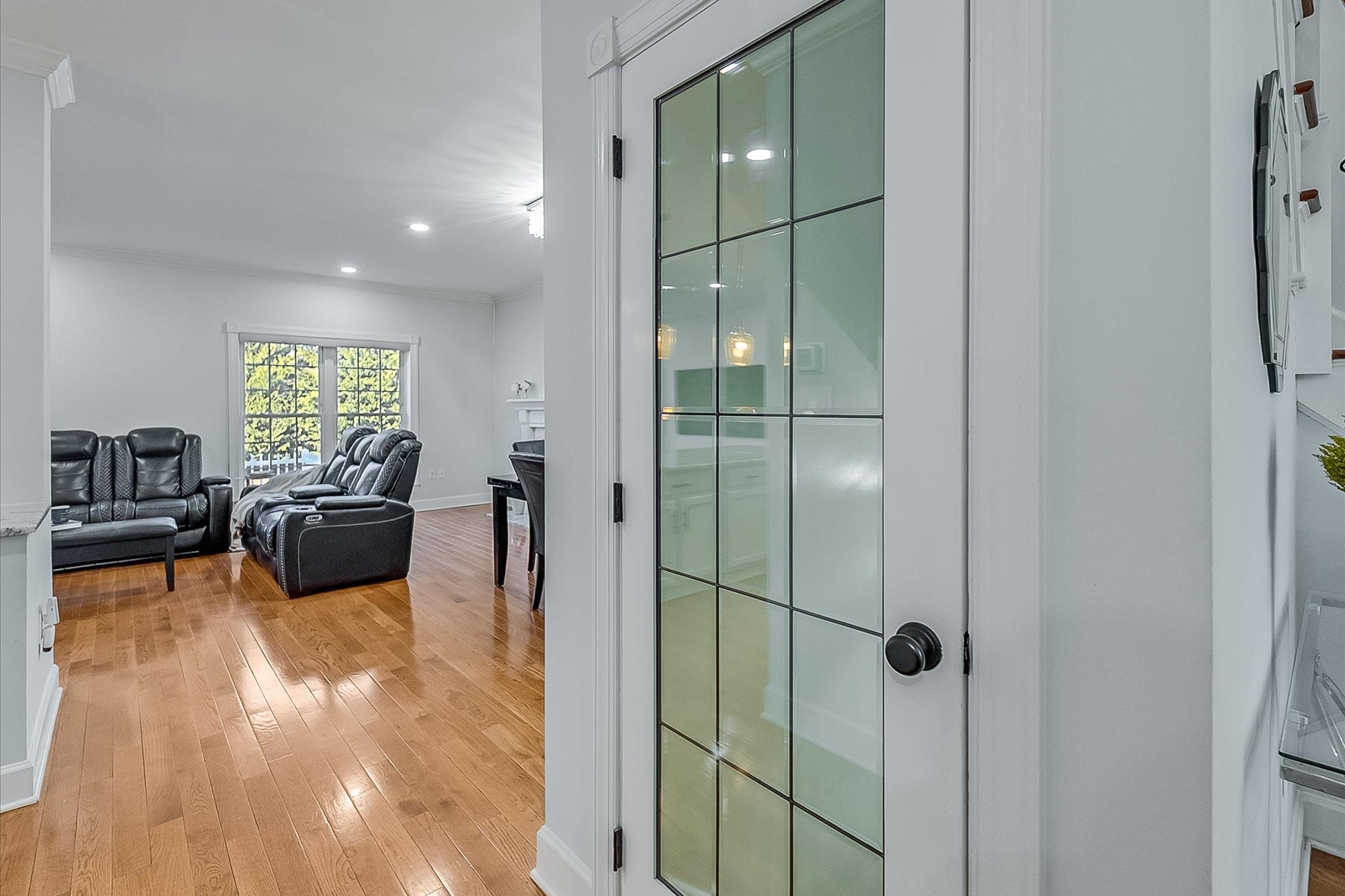  Experience Urban Luxury with this End-Unit Townhome - 物件實景