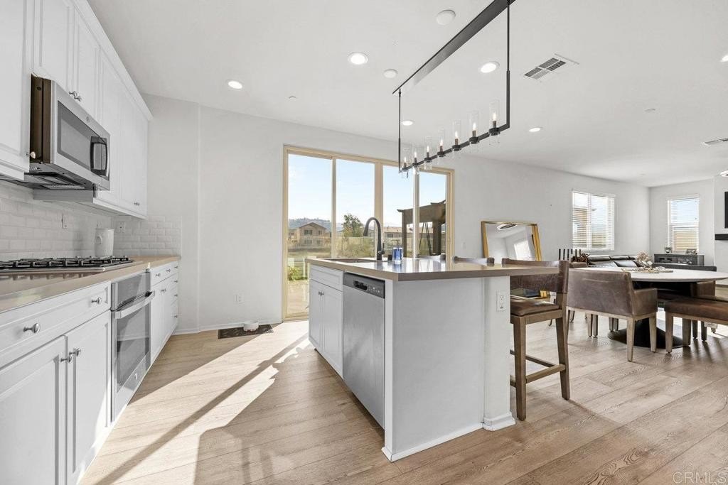 Valley Center, California, 92082, United States, 5 Bedrooms Bedrooms, ,4 BathroomsBathrooms,Residential,For Sale,1950839