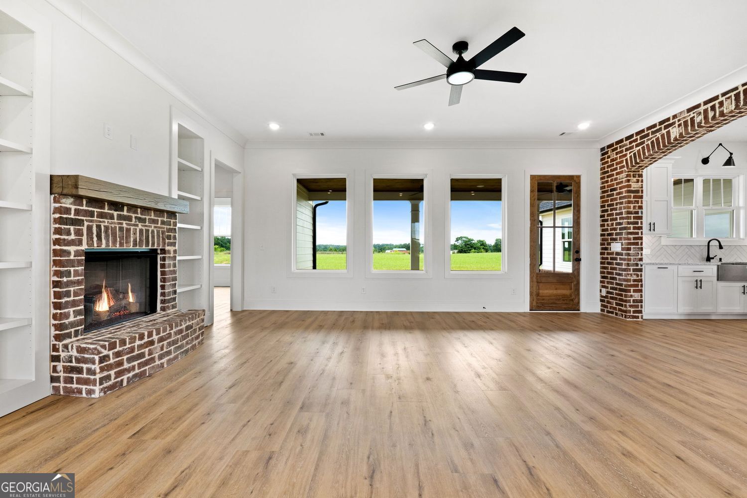 Barnesville, Georgia, 30204, United States, 4 Bedrooms Bedrooms, ,4 BathroomsBathrooms,Residential,For Sale,1859101