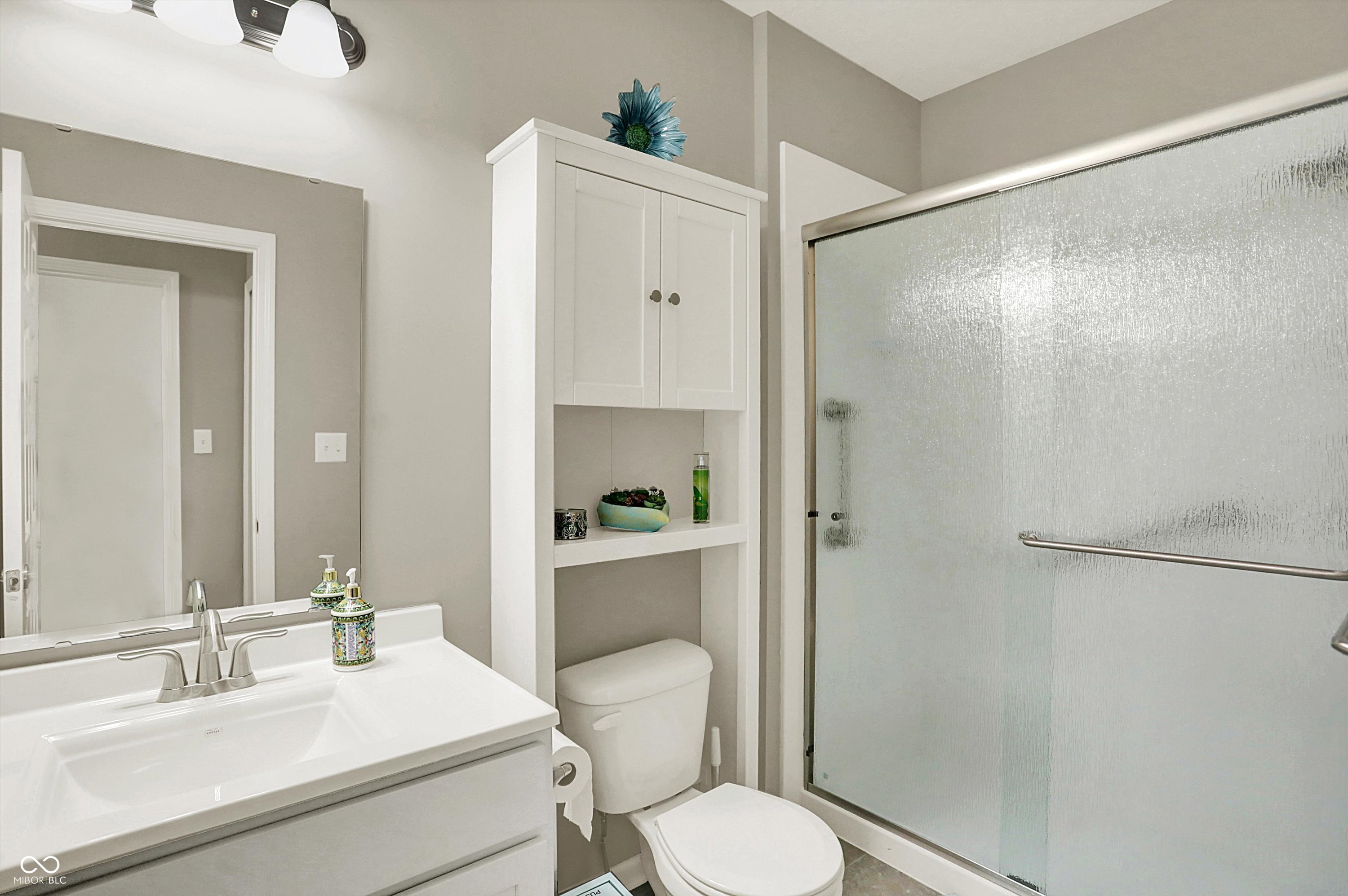 Noblesville, Indiana, 46060, United States, 5 Bedrooms Bedrooms, ,3 BathroomsBathrooms,Residential,For Sale,1974054