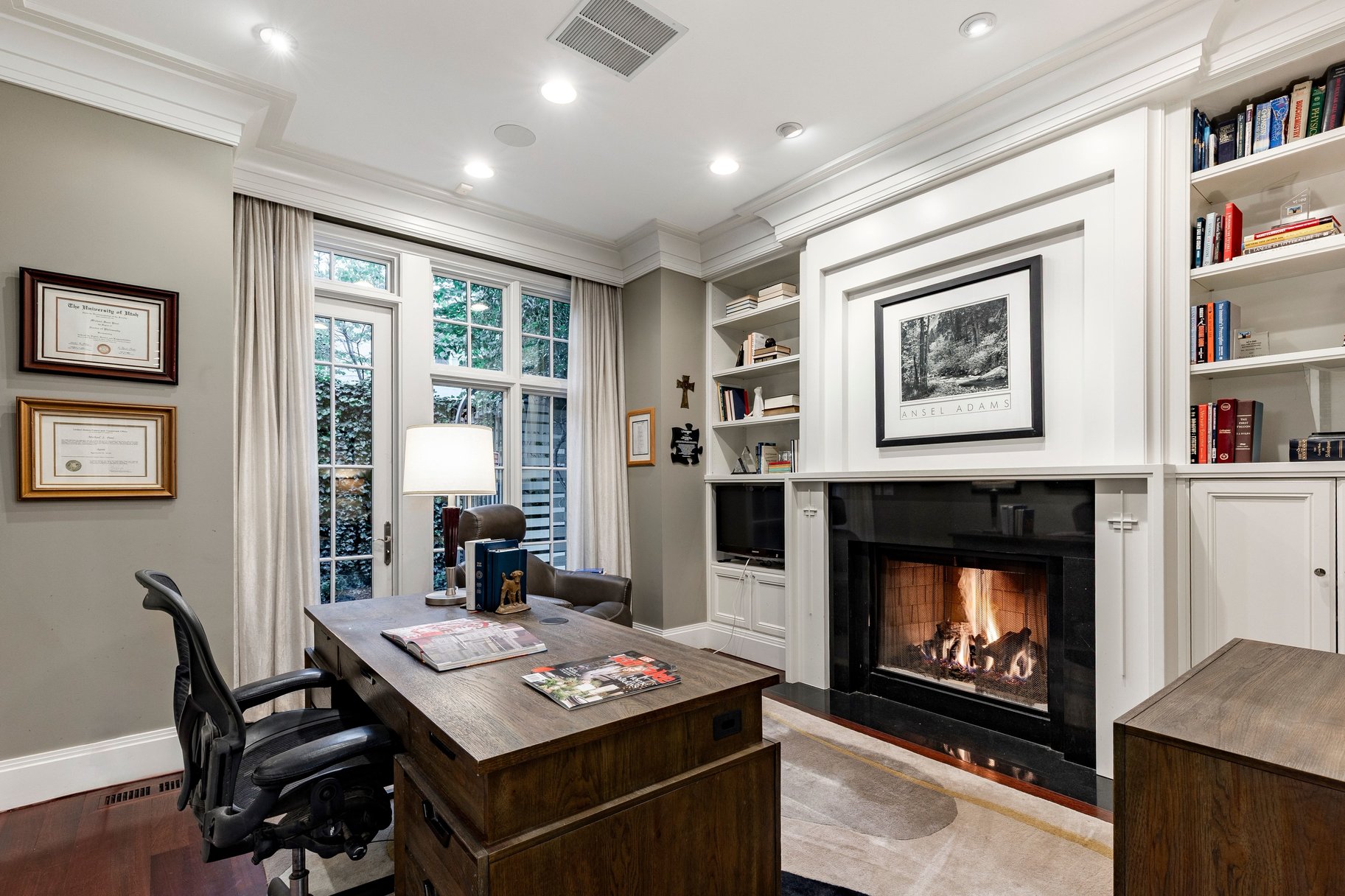  Stunning Custom Build on Millcreek Way - 物件實景