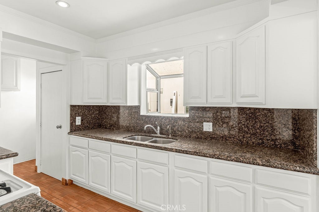 Los Angeles, California, 90016, United States, 3 Bedrooms Bedrooms, ,2 BathroomsBathrooms,Residential,For Sale,2005249