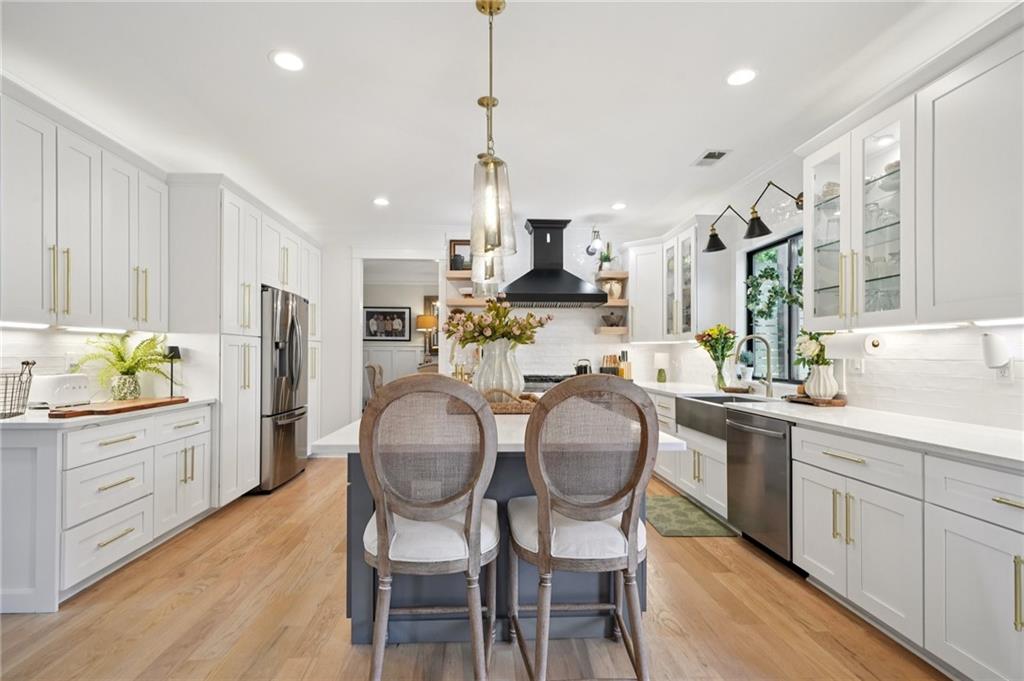 Flowery Branch, Georgia, 30542, United States, 5 Bedrooms Bedrooms, ,4 BathroomsBathrooms,Residential,For Sale,2035755
