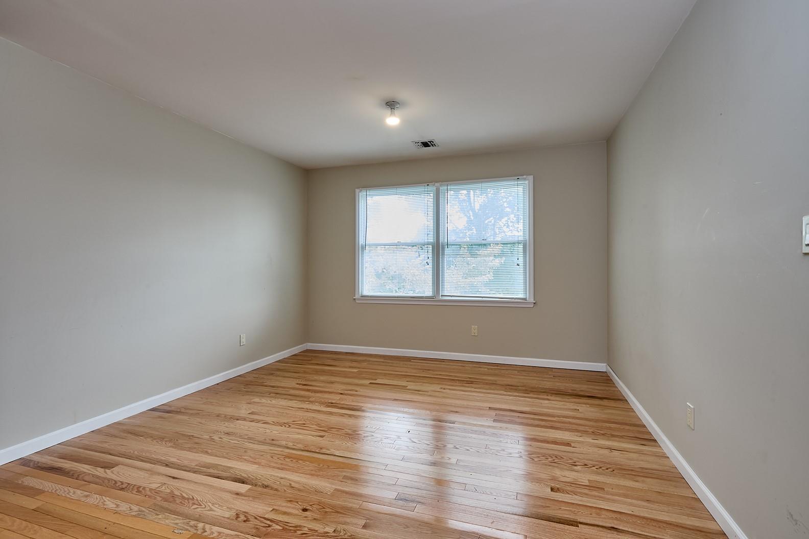 Merrick, New York, 11566, United States, 4 Bedrooms Bedrooms, ,2 BathroomsBathrooms,Residential,For Sale,1923596