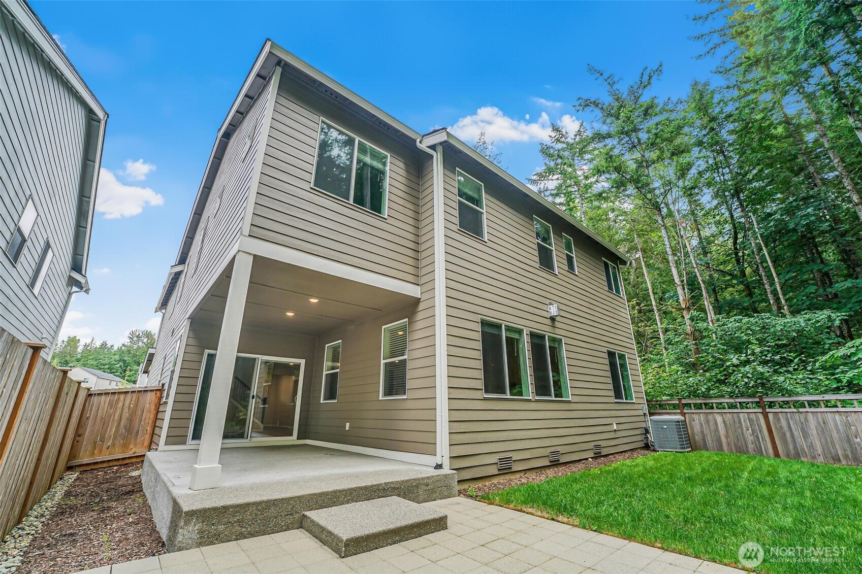 Maple Valley, Washington, 98010, United States, 5 Bedrooms Bedrooms, ,2 BathroomsBathrooms,Residential,For Sale,1917567