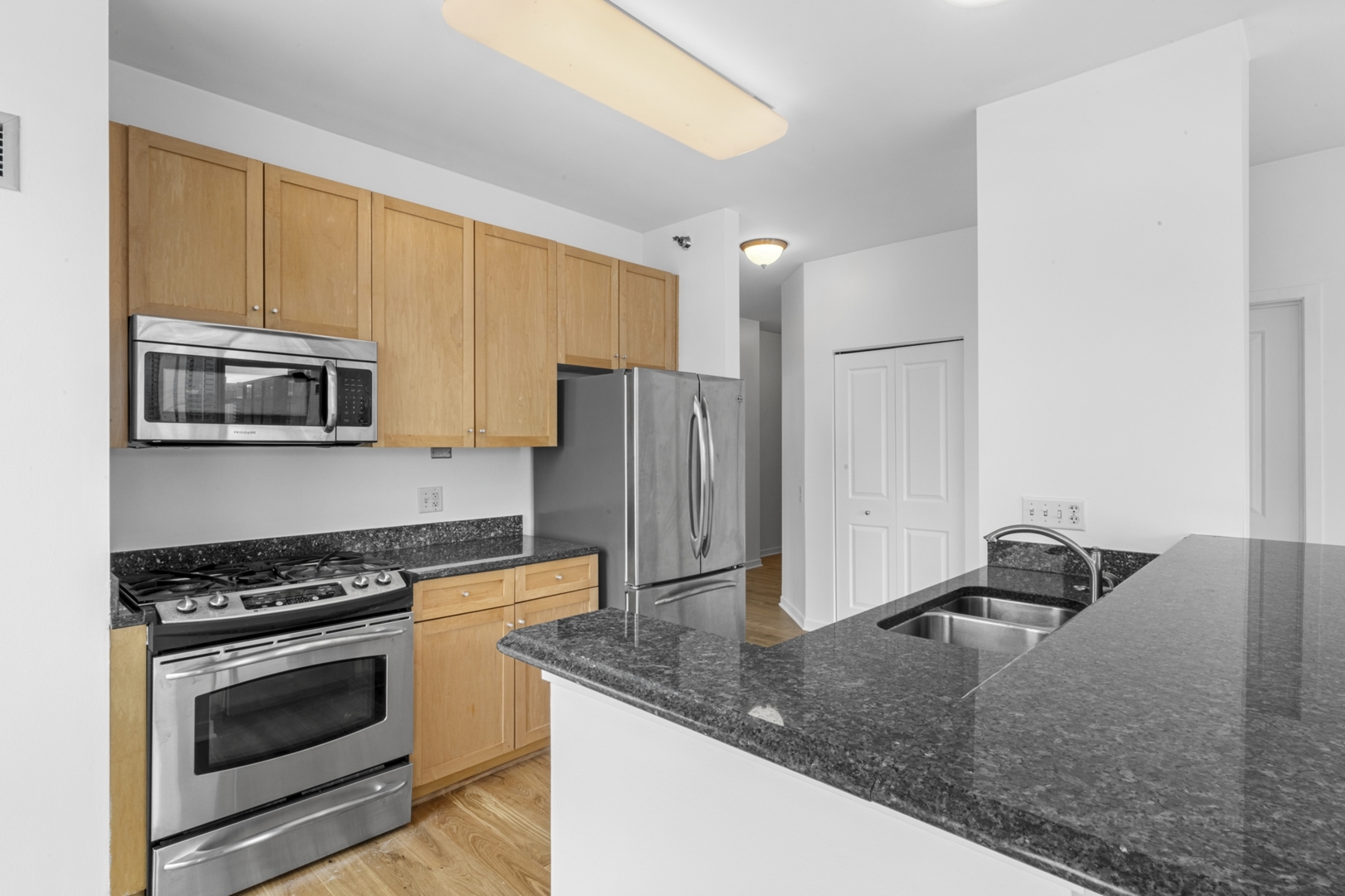 Chicago, Illinois, 60654, United States, 2 Bedrooms Bedrooms, ,2 BathroomsBathrooms,Residential,For Sale,2023222
