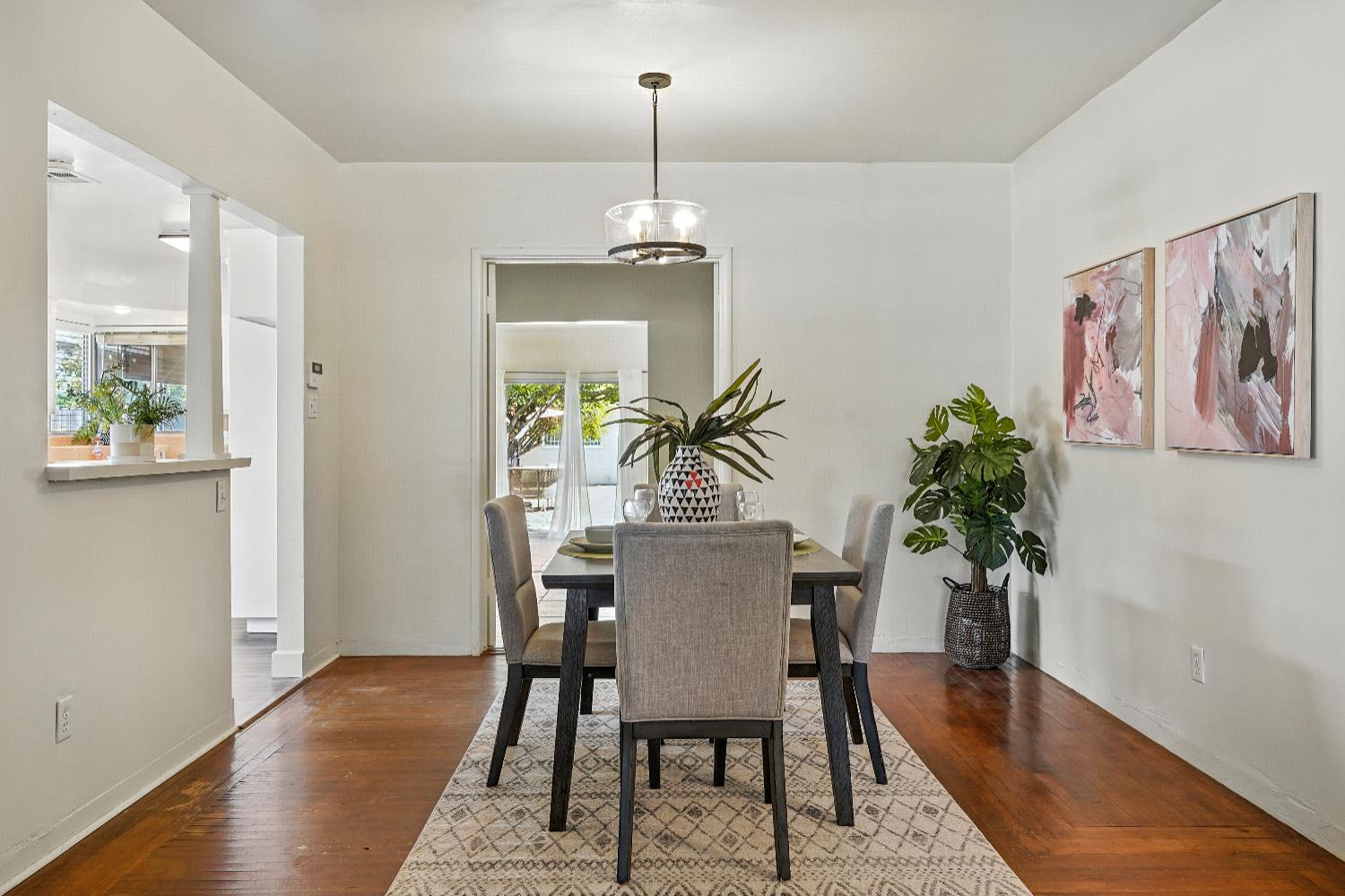 Sacramento, California, 95820, United States, 3 Bedrooms Bedrooms, ,2 BathroomsBathrooms,Residential,For Sale,1940182