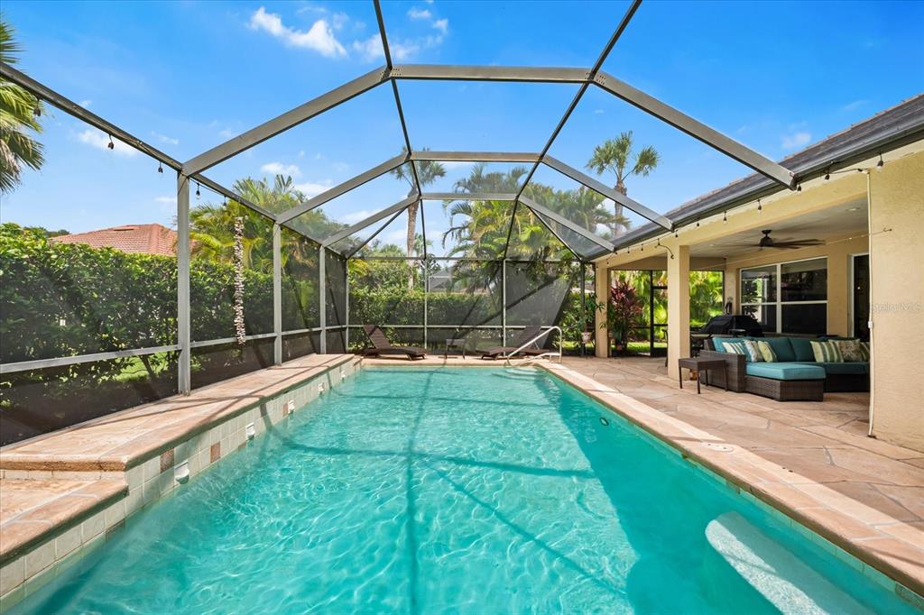 Bradenton, Florida, 34212, United States, 2 Bedrooms Bedrooms, ,2 BathroomsBathrooms,Residential,For Sale,1916954