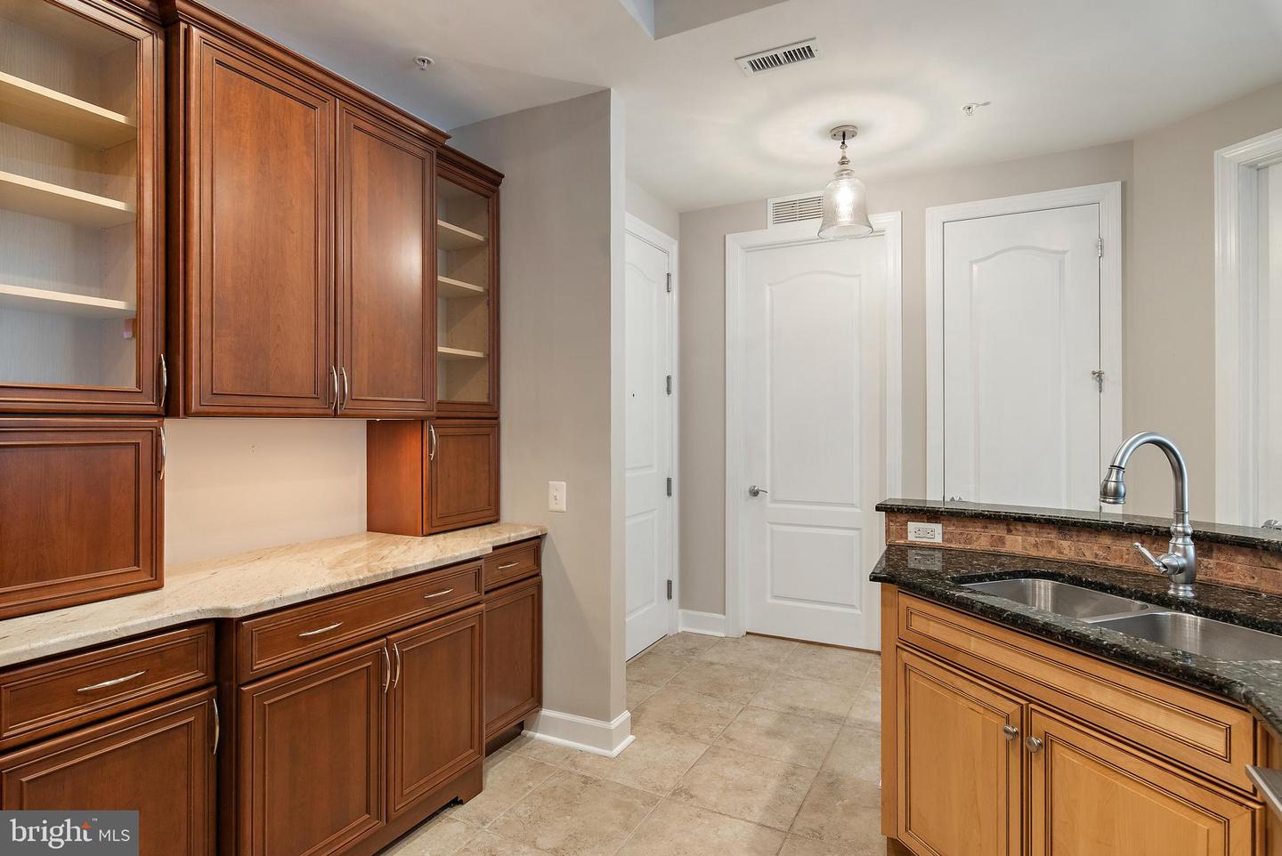 Annapolis, Maryland, 21401, United States, 2 Bedrooms Bedrooms, ,2 BathroomsBathrooms,Residential,For Sale,1848814