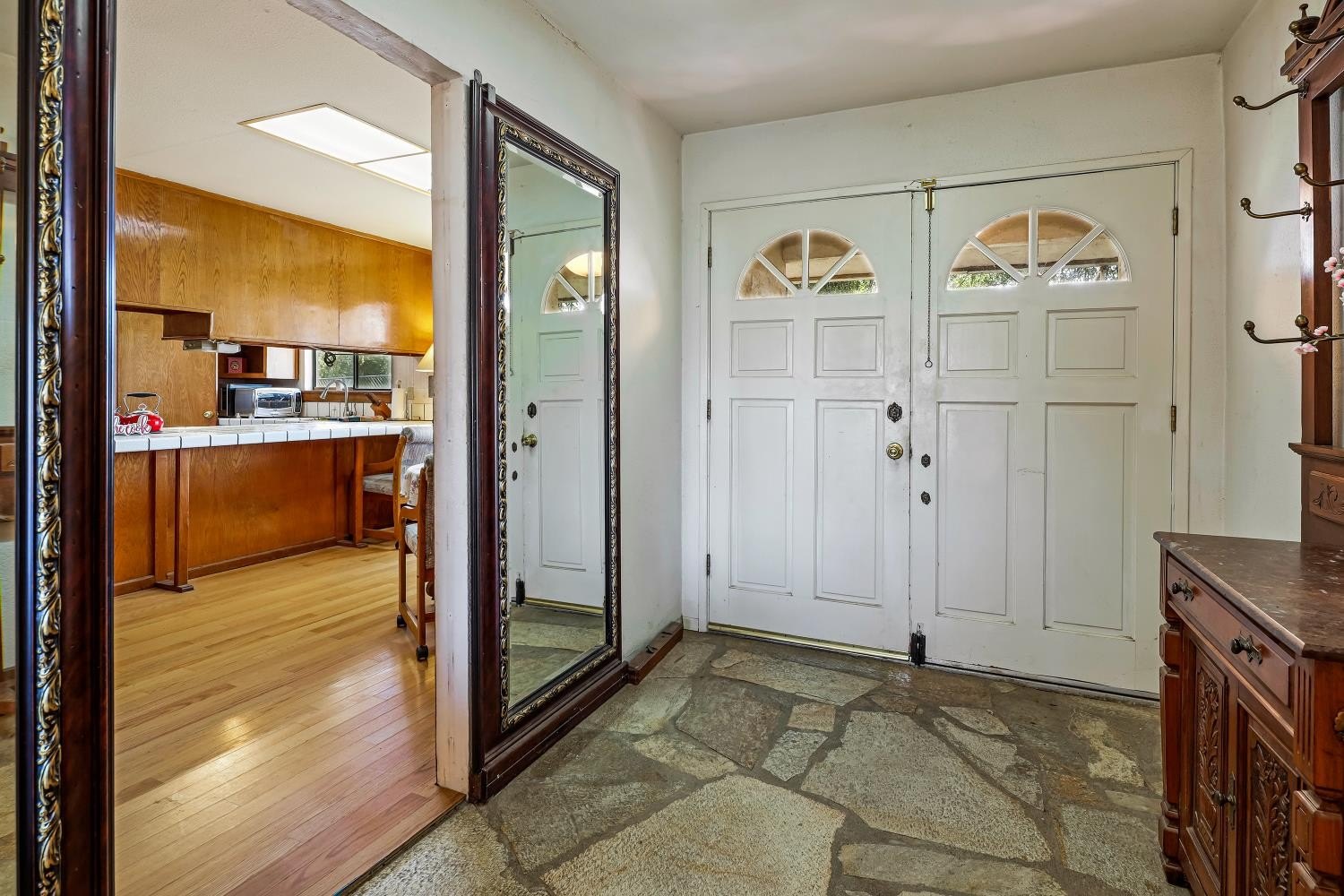 Mokelumne Hill, California, 95245, United States, 4 Bedrooms Bedrooms, ,3 BathroomsBathrooms,Residential,For Sale,1844920