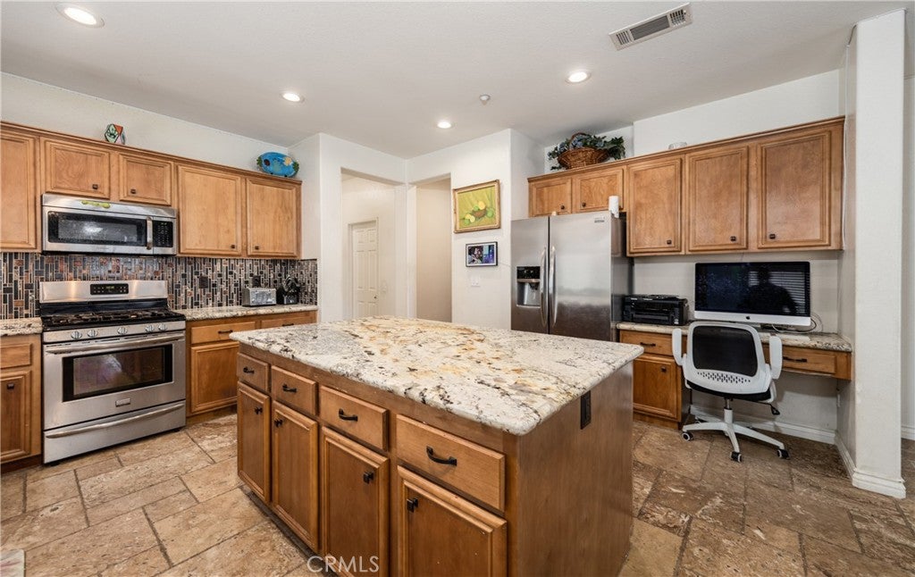 Highland, California, 92346, United States, 5 Bedrooms Bedrooms, ,4 BathroomsBathrooms,Residential,For Sale,1977847