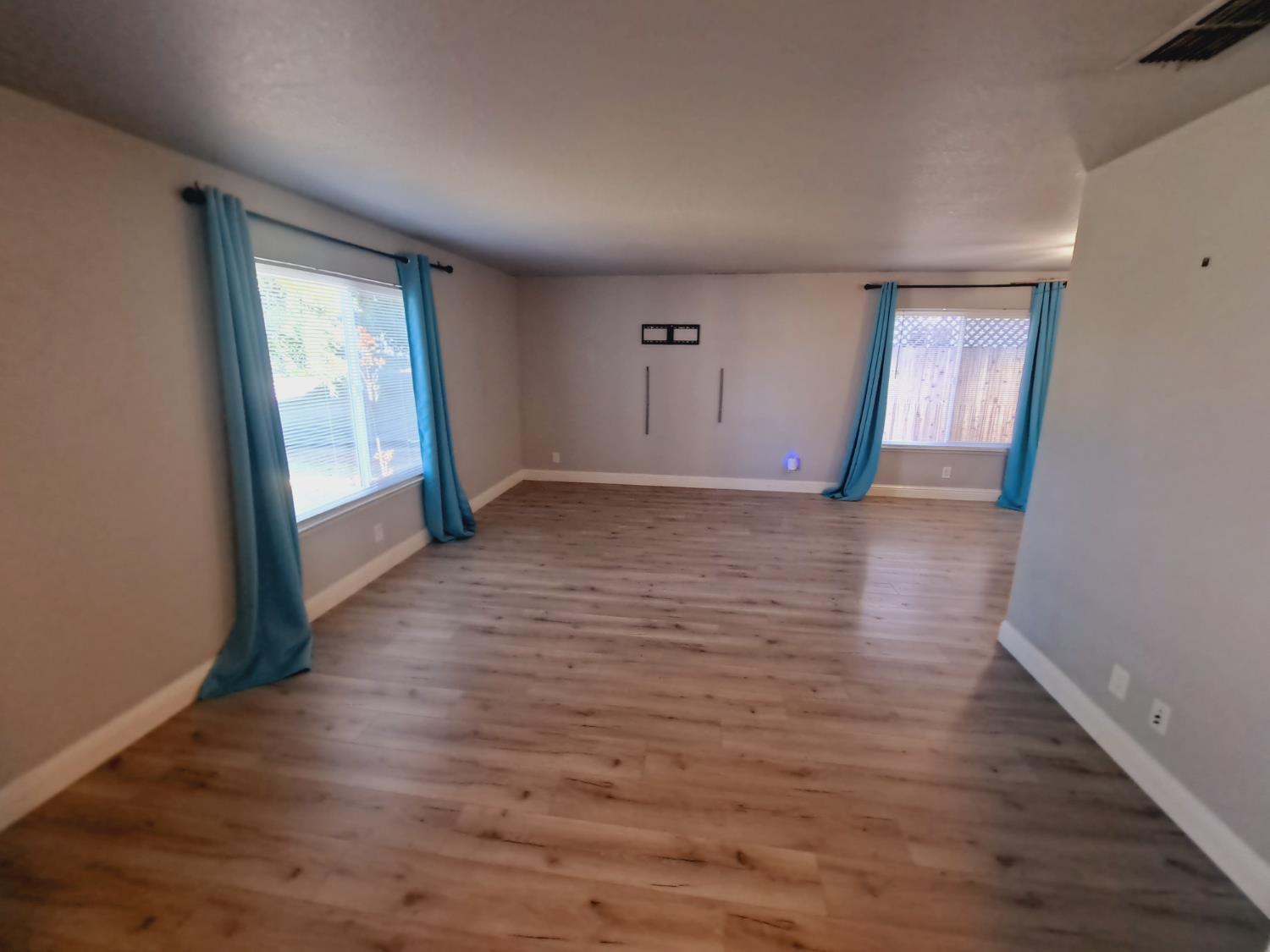 Lincoln, California, 95648, United States, 3 Bedrooms Bedrooms, ,2 BathroomsBathrooms,Residential,For Sale,1983454