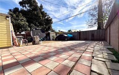 Lynwood, California, 90262, United States, 3 Bedrooms Bedrooms, ,1 BathroomBathrooms,Residential,For Sale,2013813
